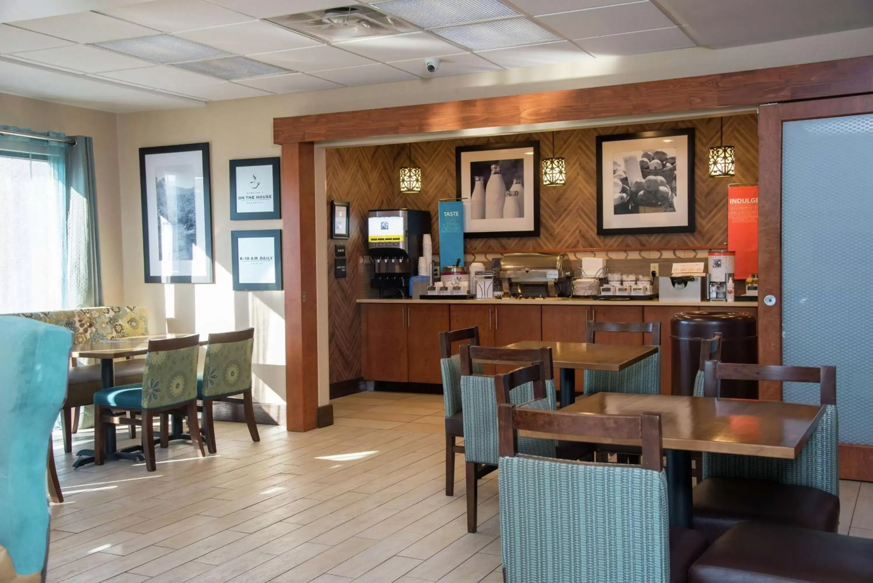 Lobby or reception, Restaurant/Places to Eat in Hampton Inn Summersville