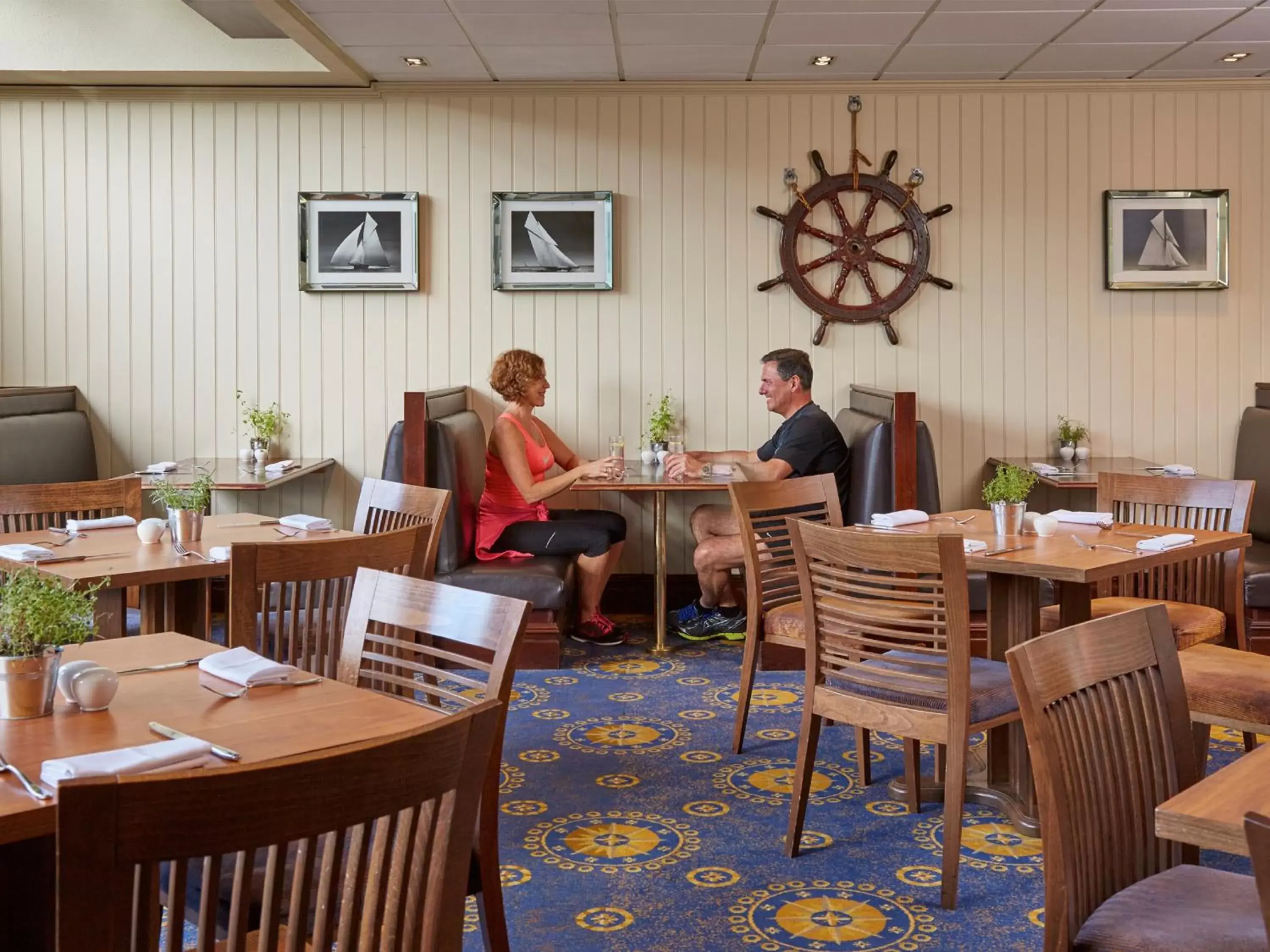 Restaurant/Places to Eat in Macdonald Elmers Court Hotel