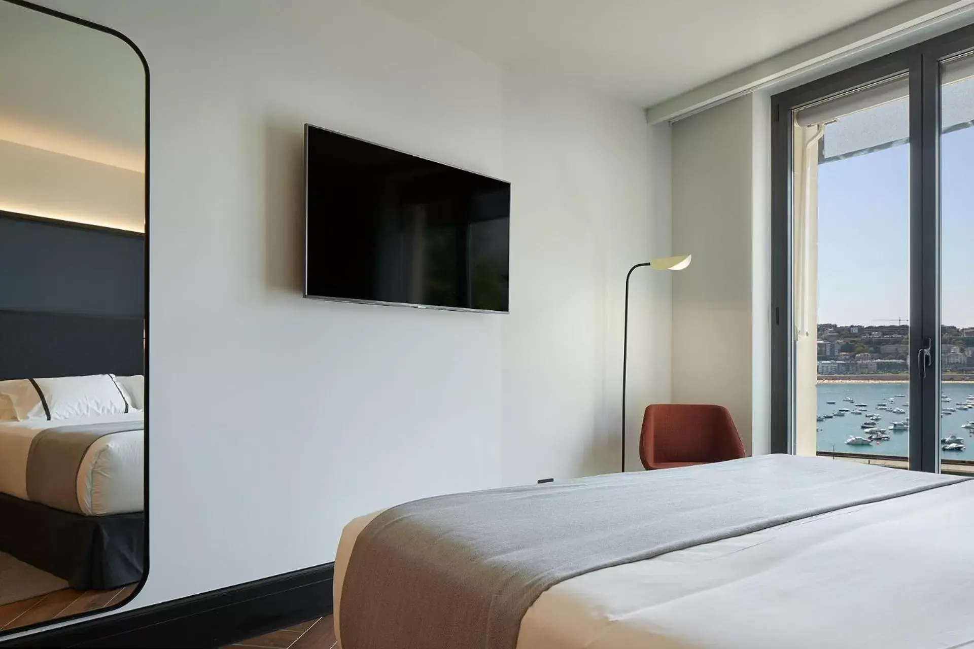 TV and multimedia, Bed in Hotel SANSEbay
