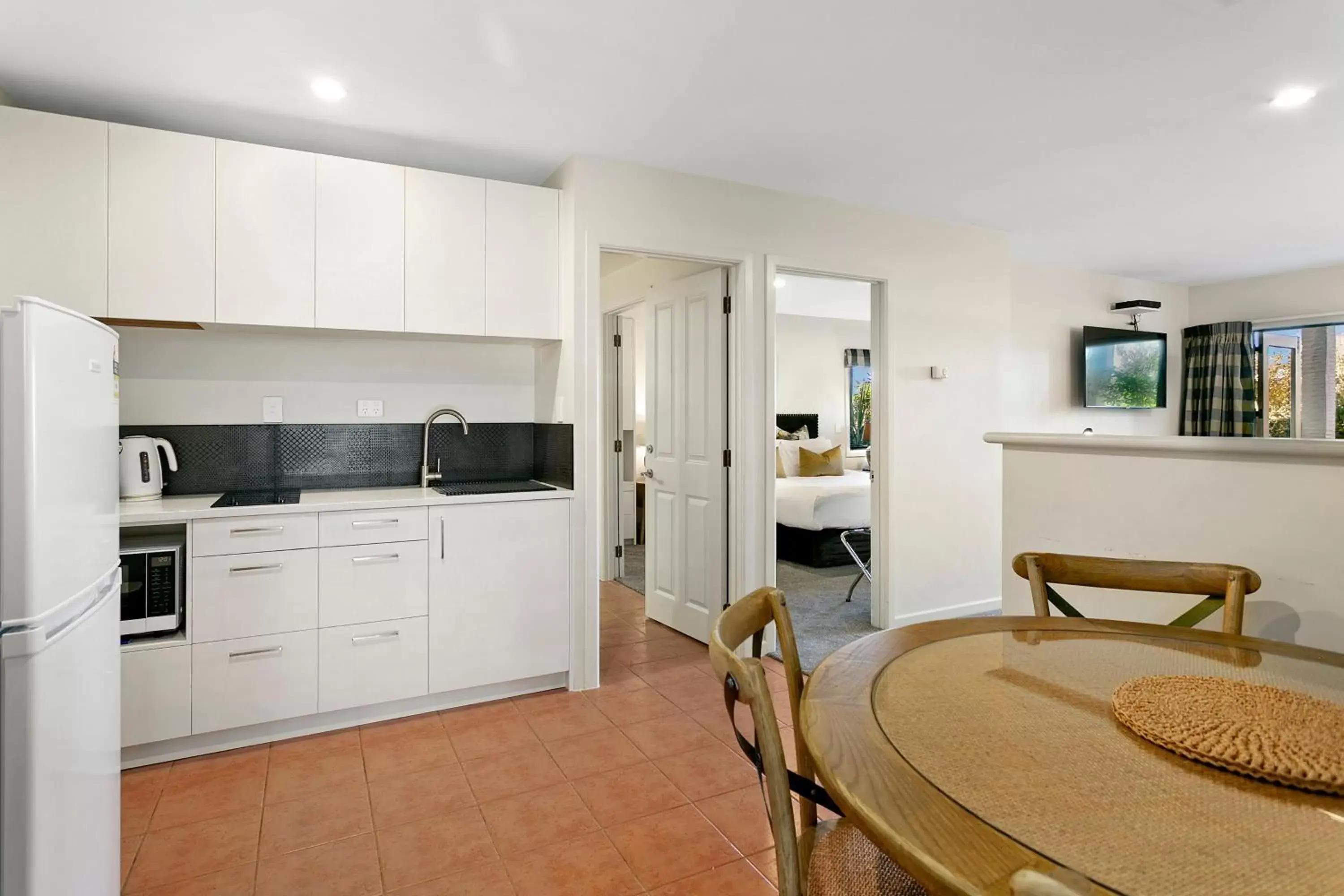 Kitchen/Kitchenette in Baycrest Thermal Lodge