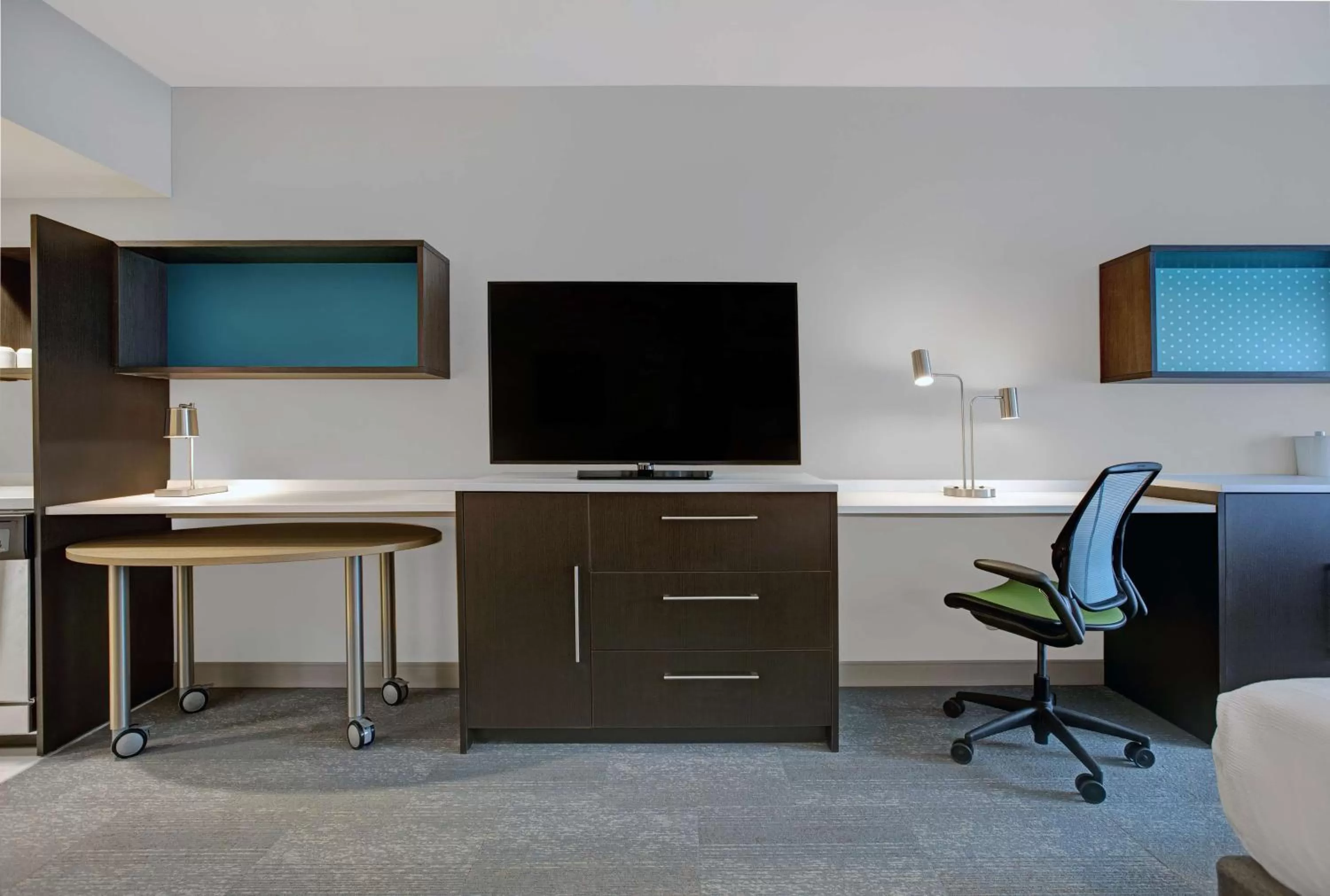 Bedroom in Home2 Suites By Hilton Milwaukee Downtown