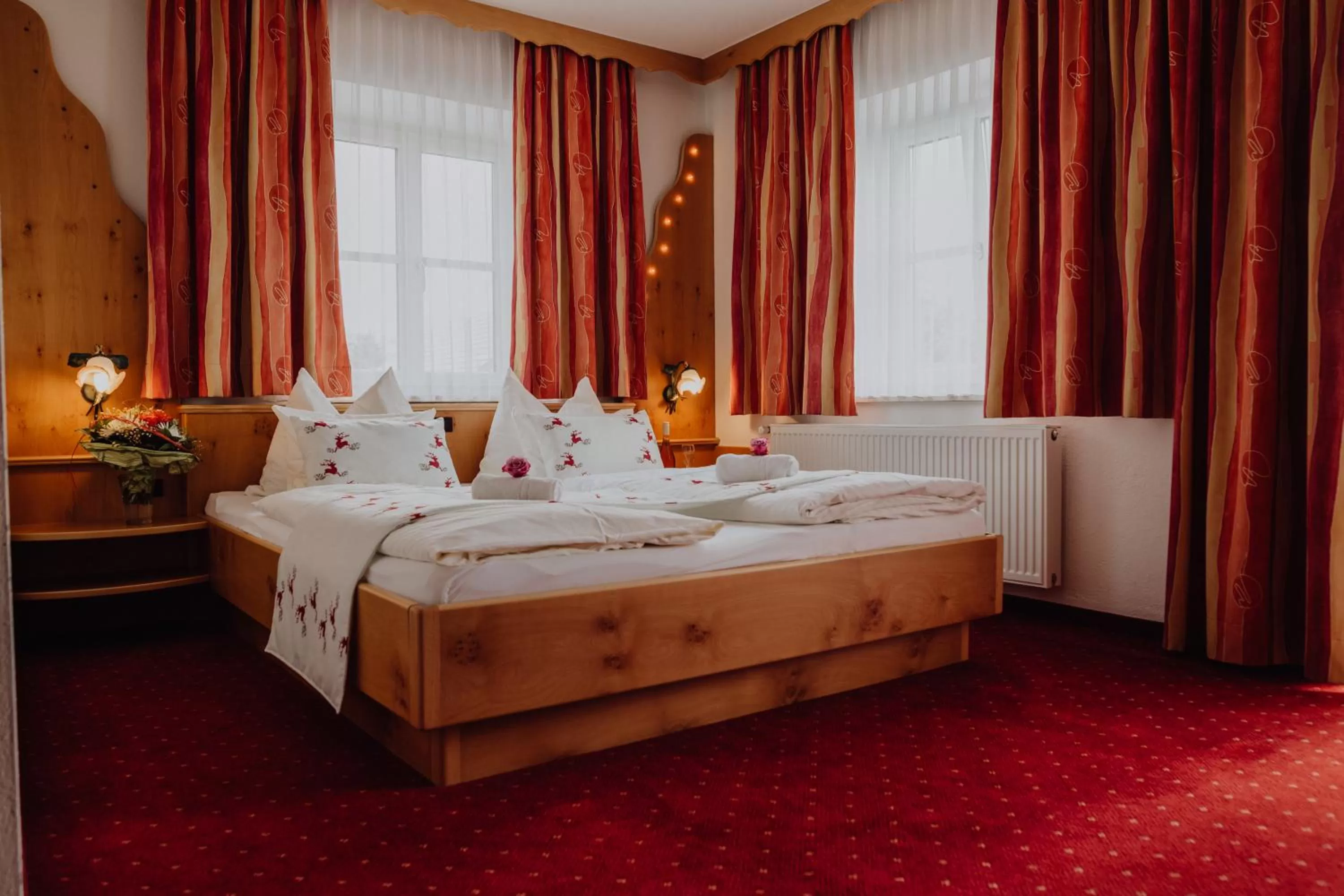 Photo of the whole room, Bed in Panorama Hotel Gasthof Leidingerhof