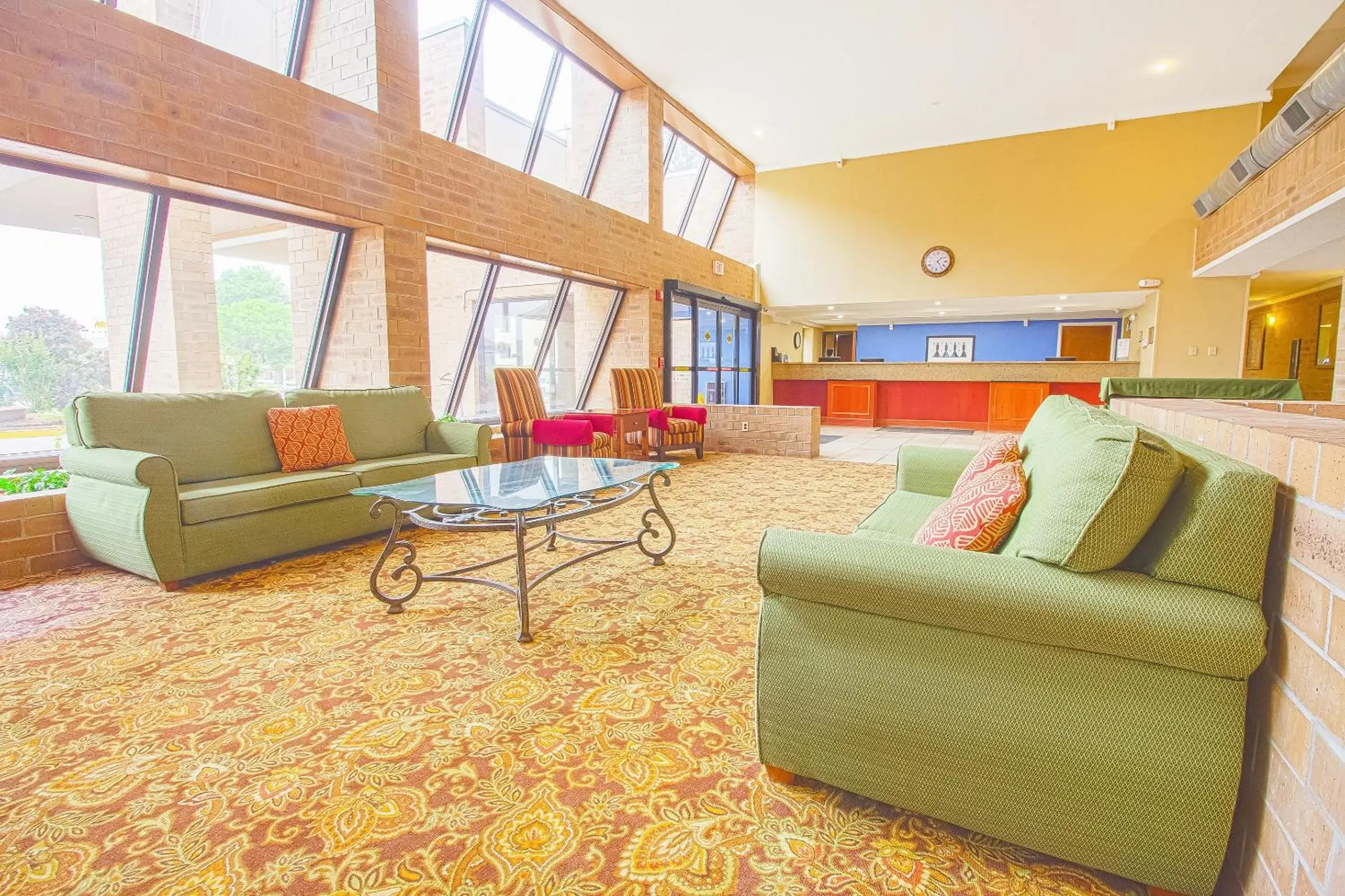 Lobby or reception, Seating Area in Tulsa Square Hotel Central, I-44 By OYO