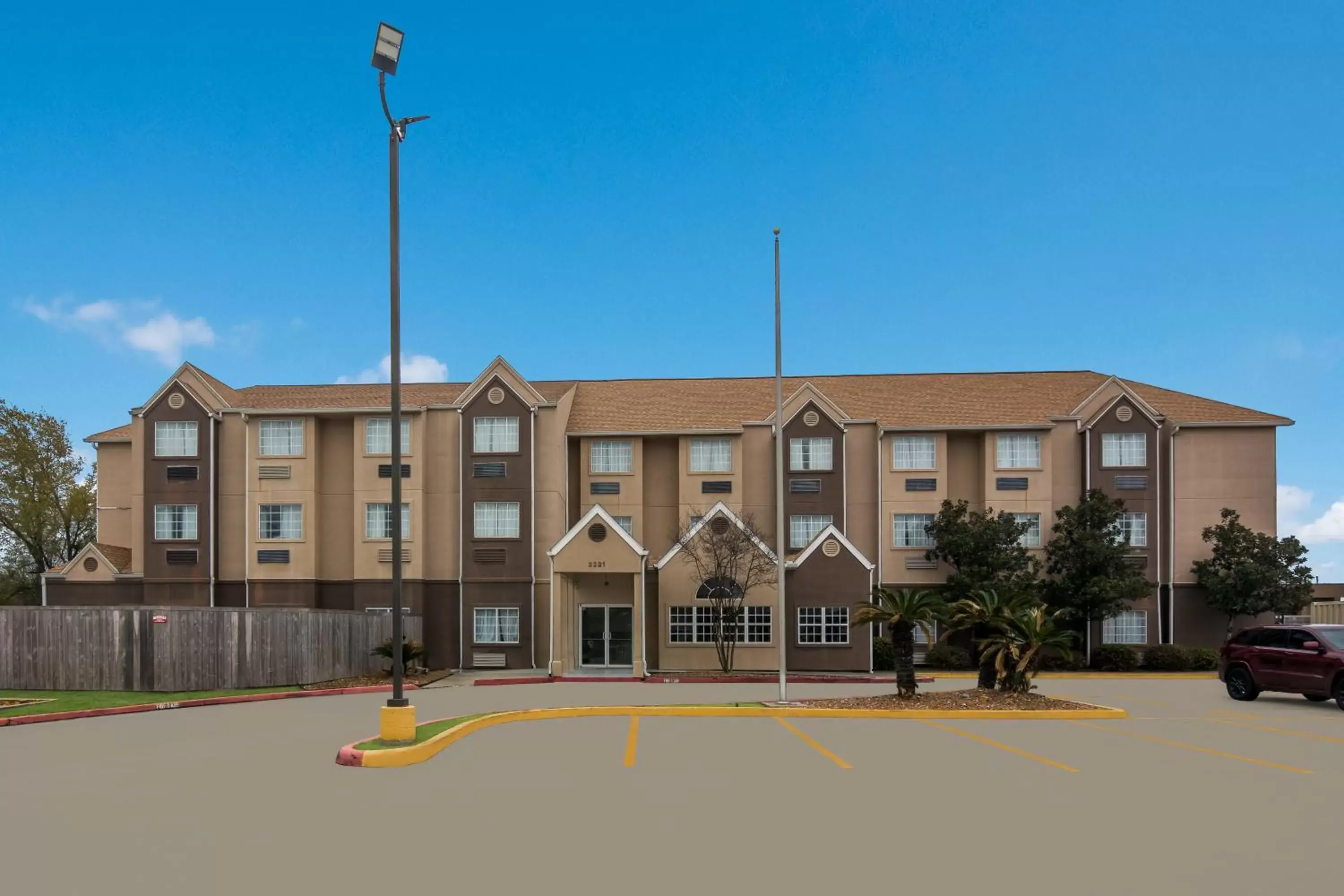 Property Building in Americas Best Value Inn & Suites Lake Charles at I-210 Exit 5