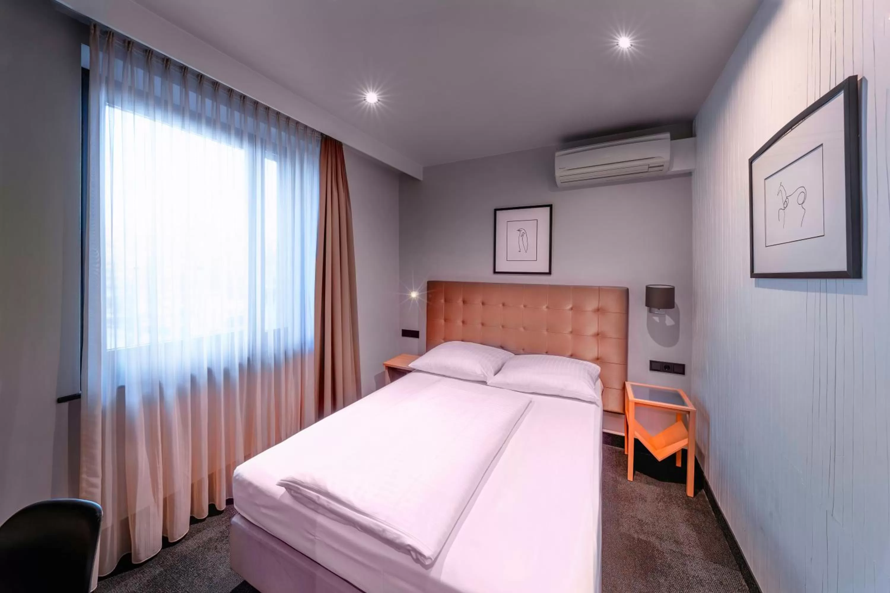 Bed in Hotel Cult Frankfurt City