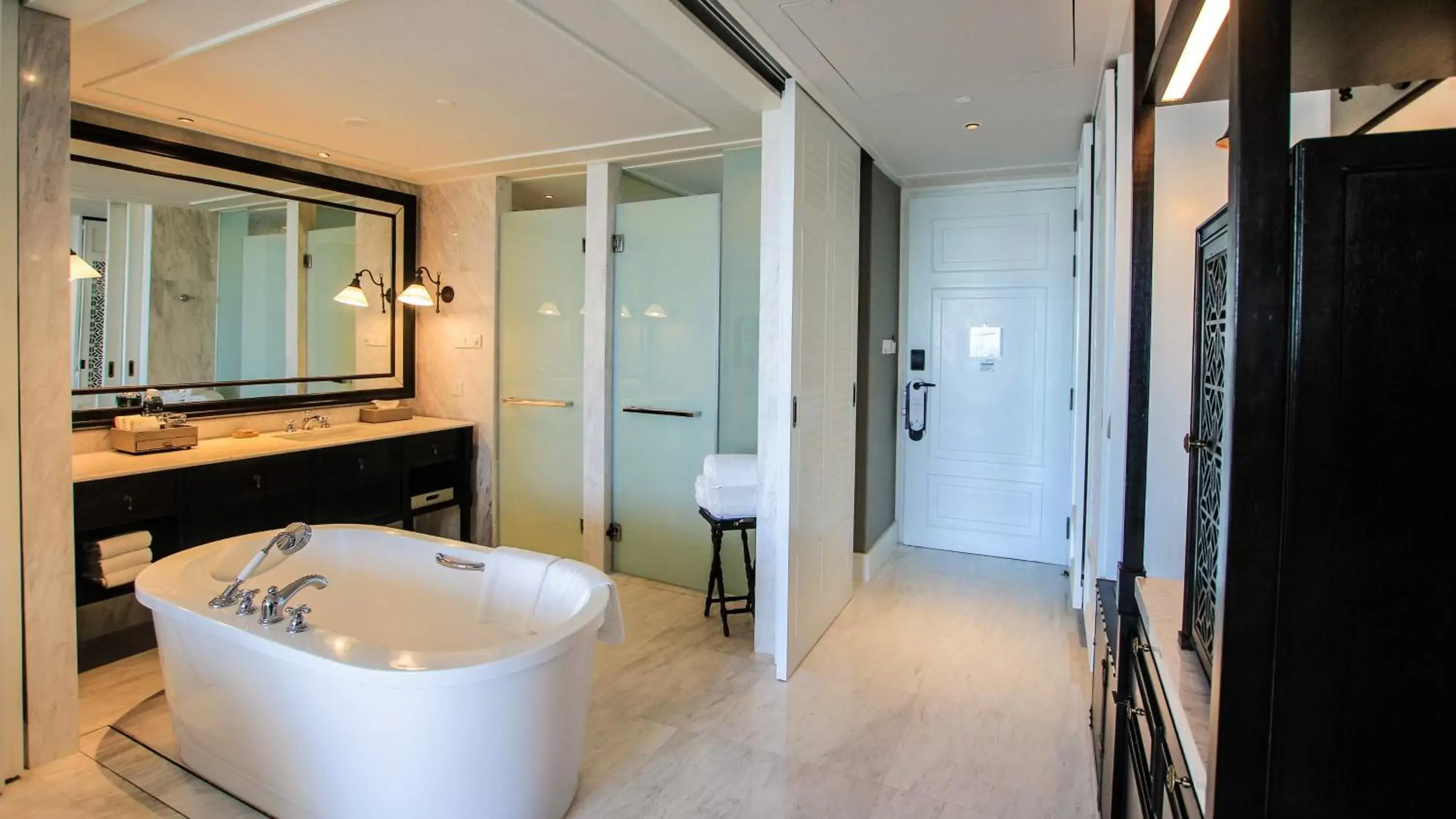 Photo of the whole room, Bathroom in InterContinental Hua Hin Resort, an IHG Hotel