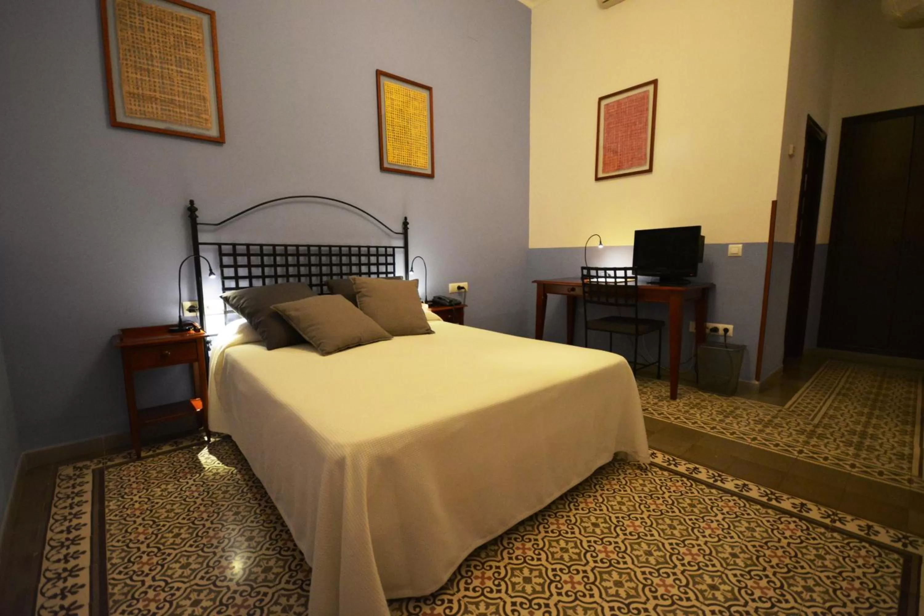 Bed in Hotel Casa de los Azulejos