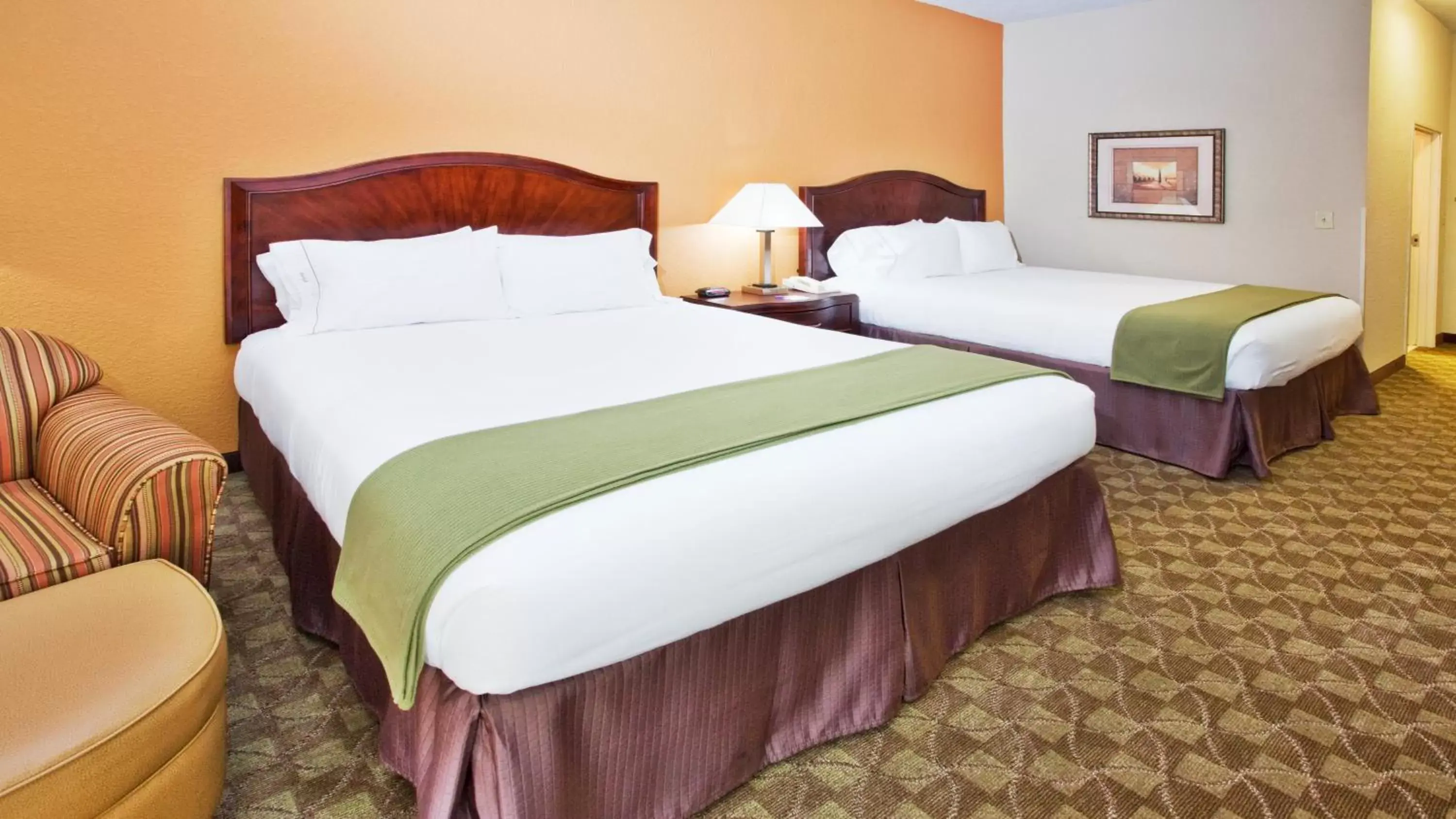 Photo of the whole room, Bed in Holiday Inn Express Peachtree Corners-Norcross, an IHG Hotel