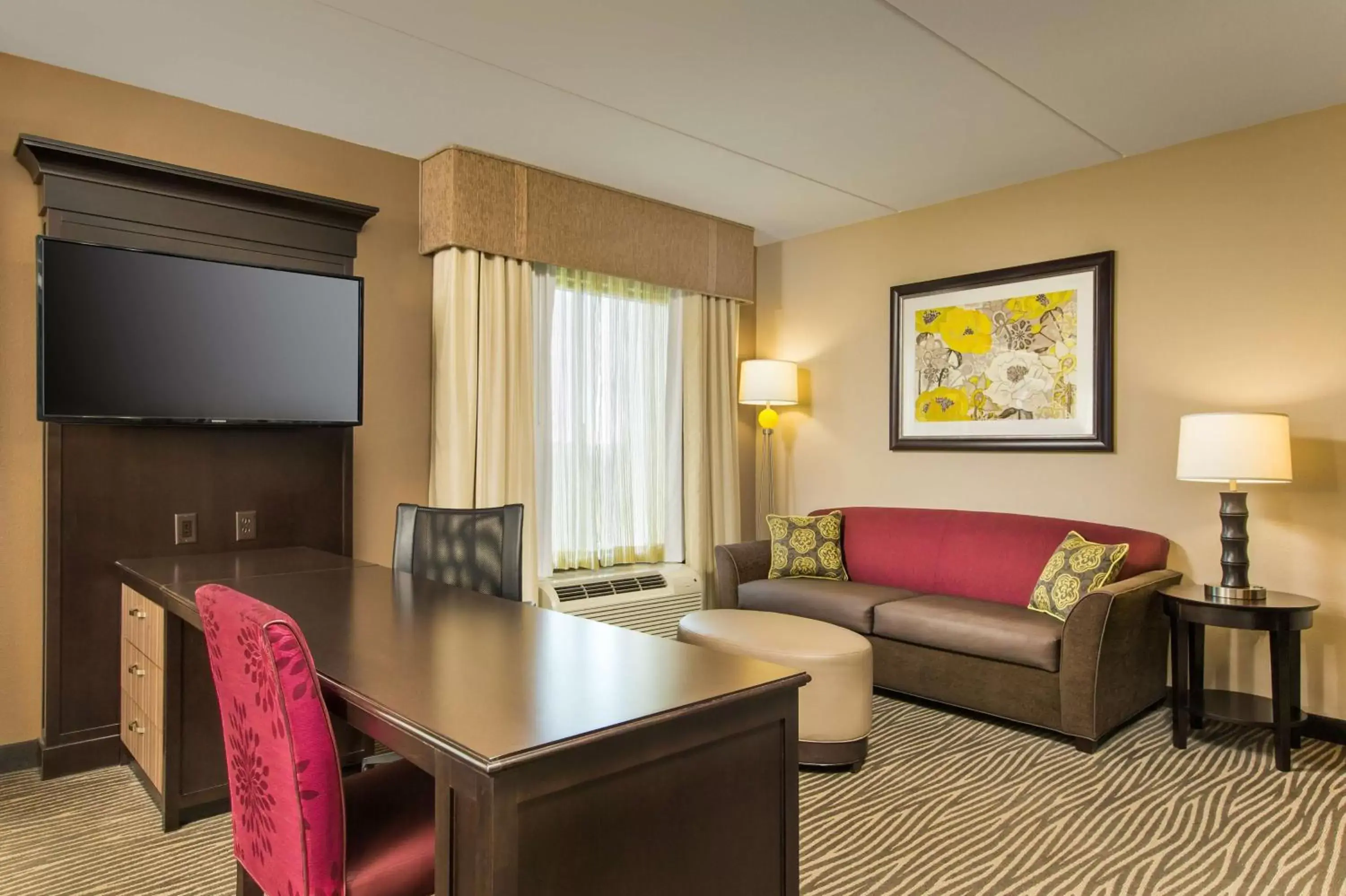 Bedroom, Seating Area in Hampton Inn & Suites Chattanooga/Hamilton Place