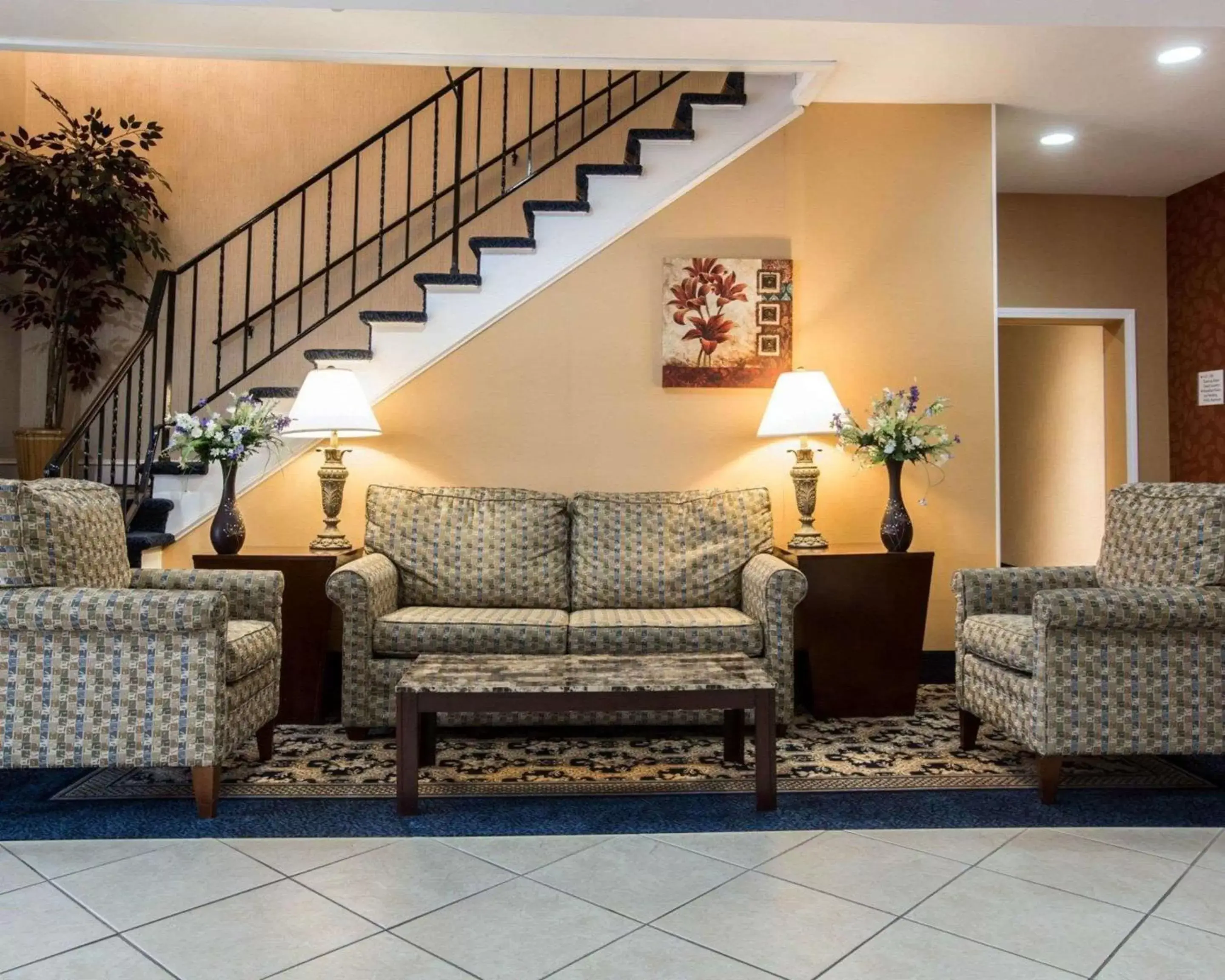 Lobby or reception, Seating Area in Econo Lodge Lakes Region