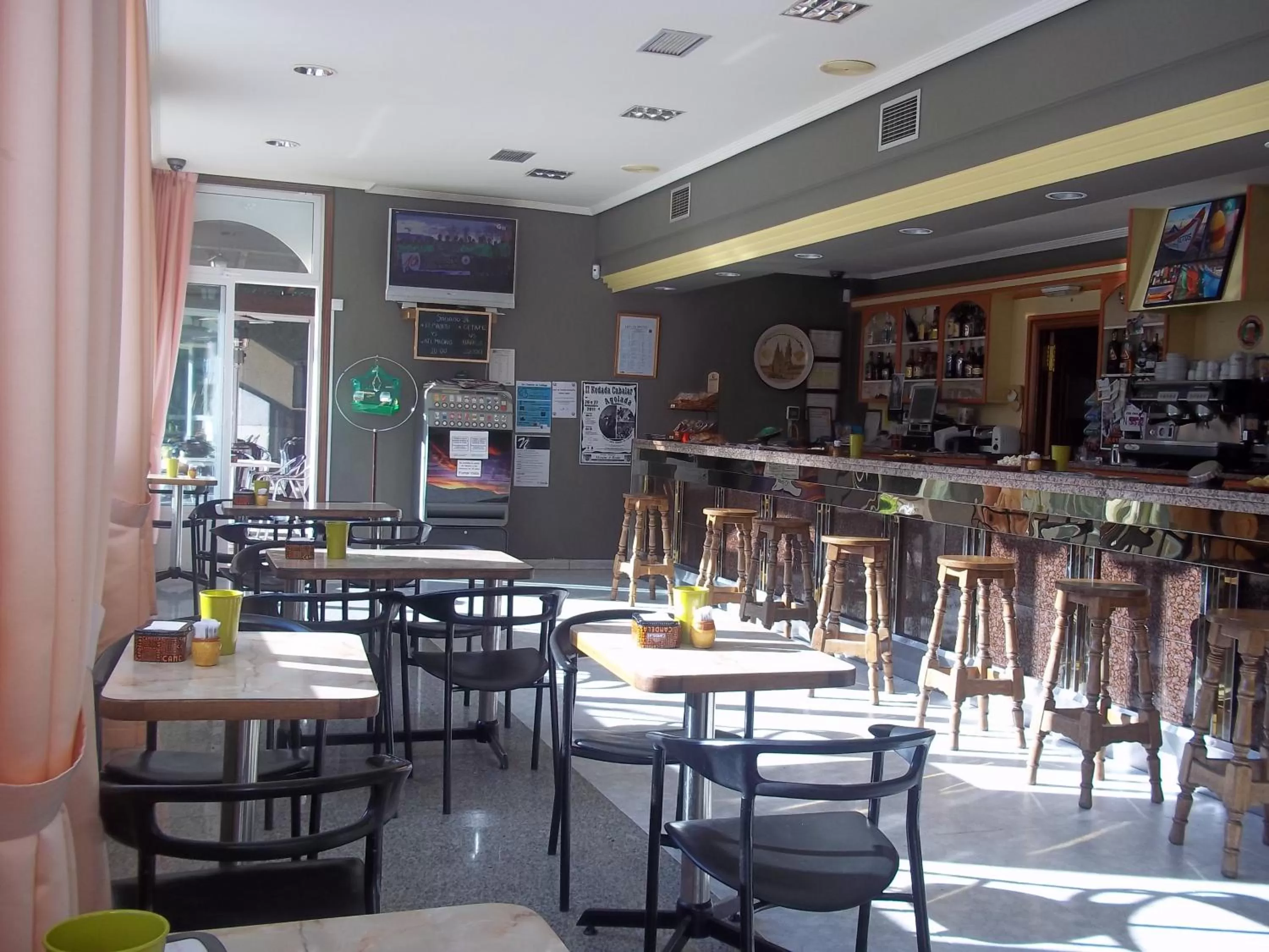 Lounge or bar, Restaurant/Places to Eat in Hotel Suiza