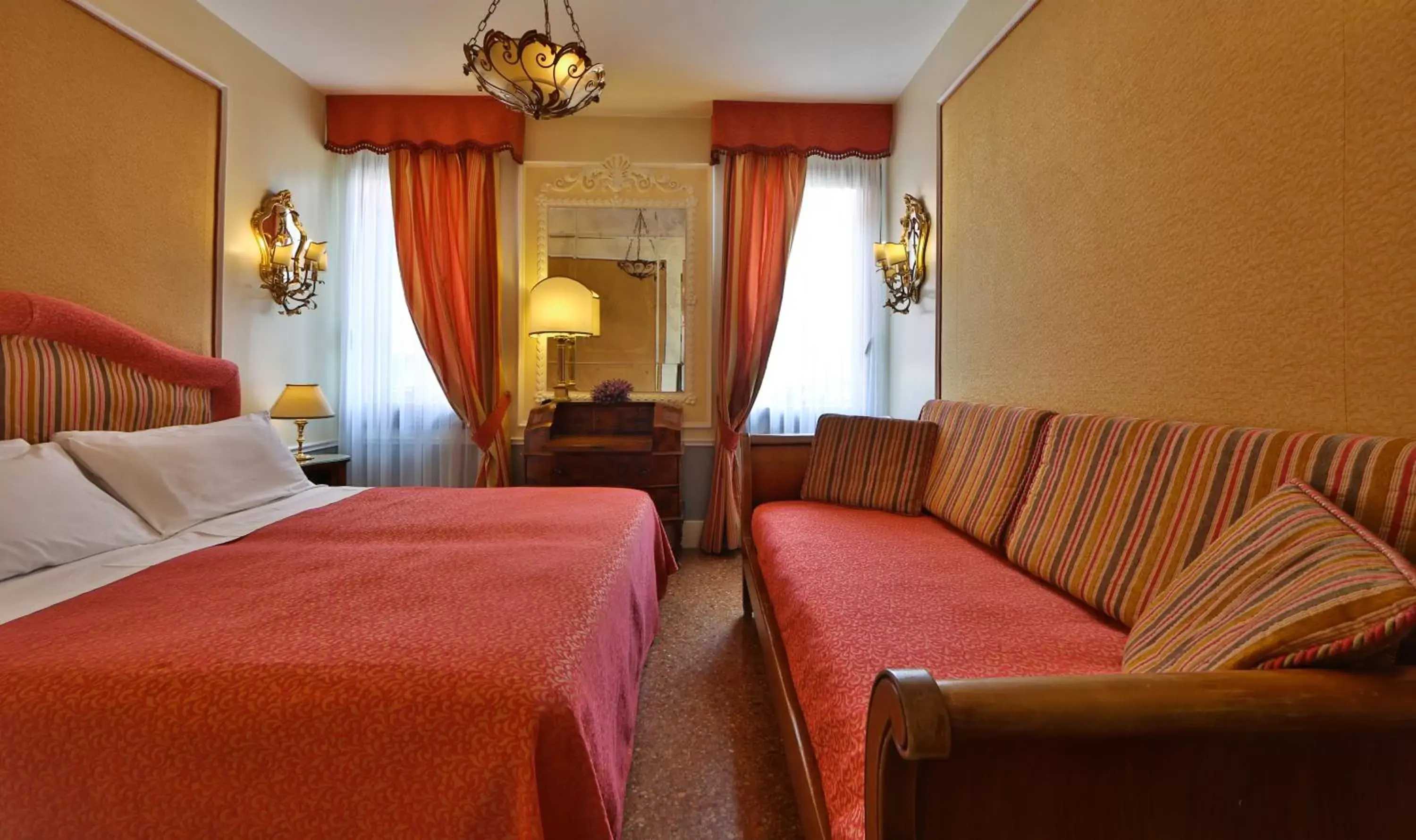 Photo of the whole room in Hotel Arlecchino