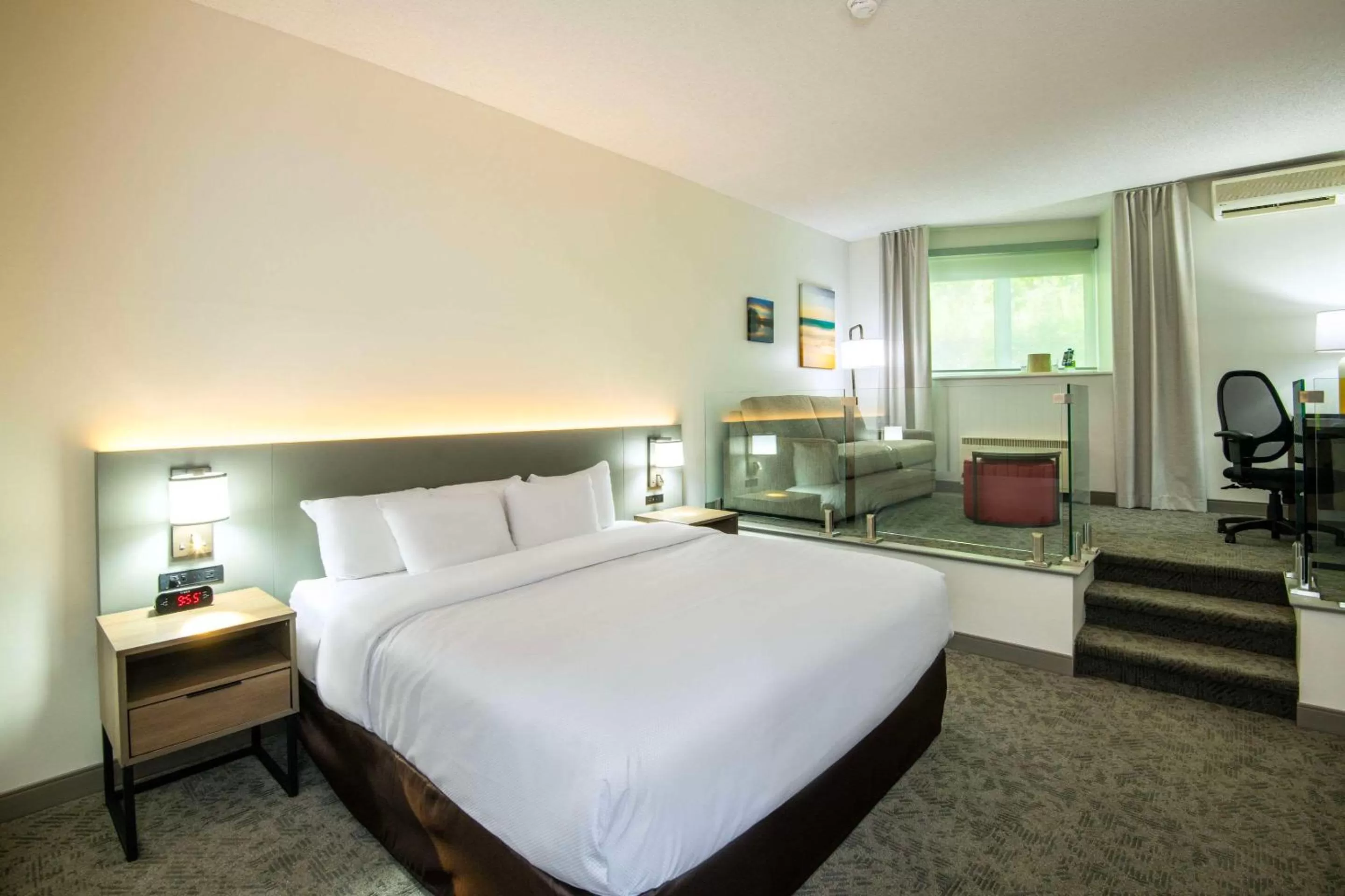 Bedroom, Bed in Comfort Inn Mont Laurier