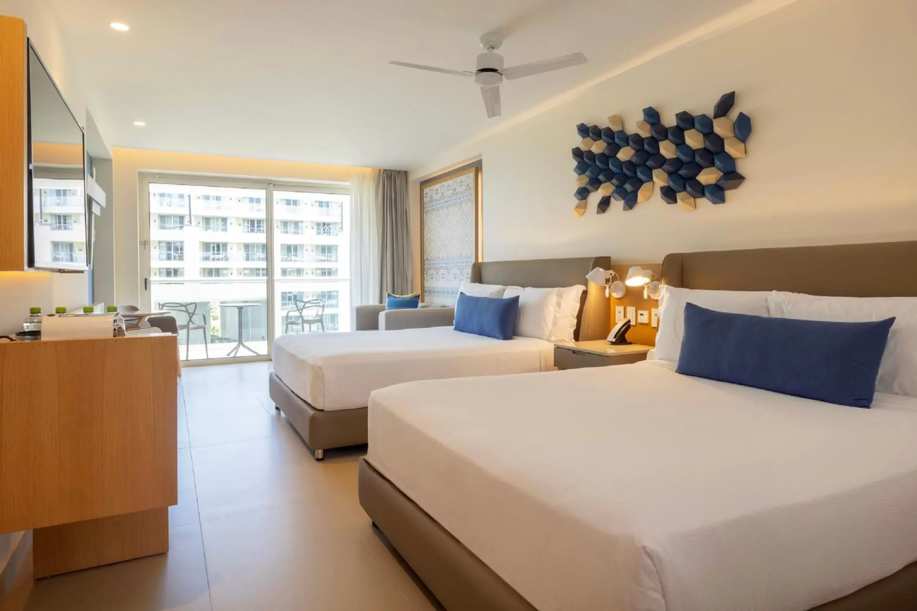 Bedroom, Bed in Royalton Splash Riviera Cancun, An Autograph Collection All-Inclusive Resort