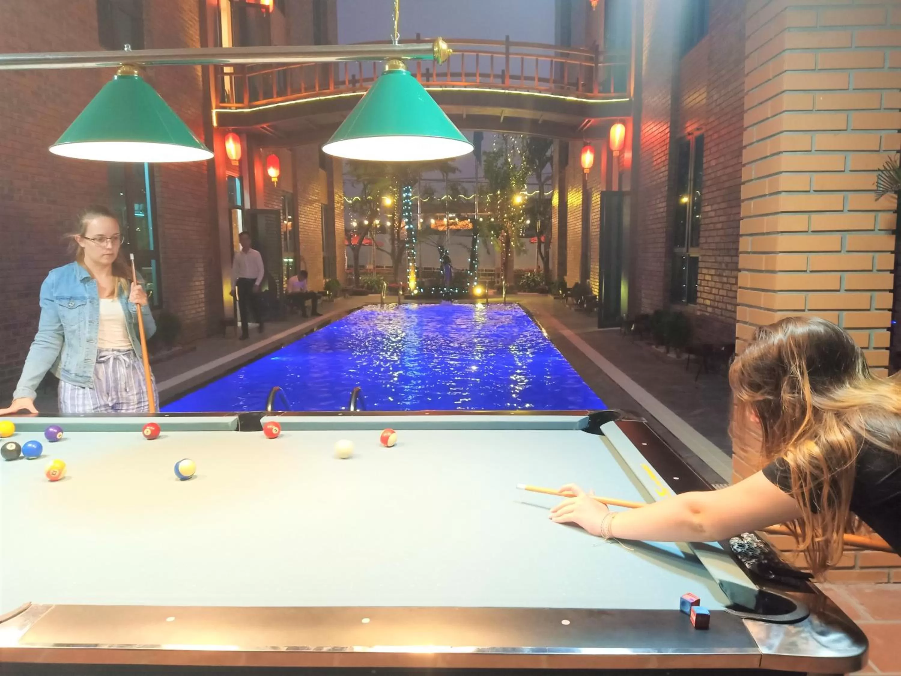 Billiard in Cozynibi Hotel