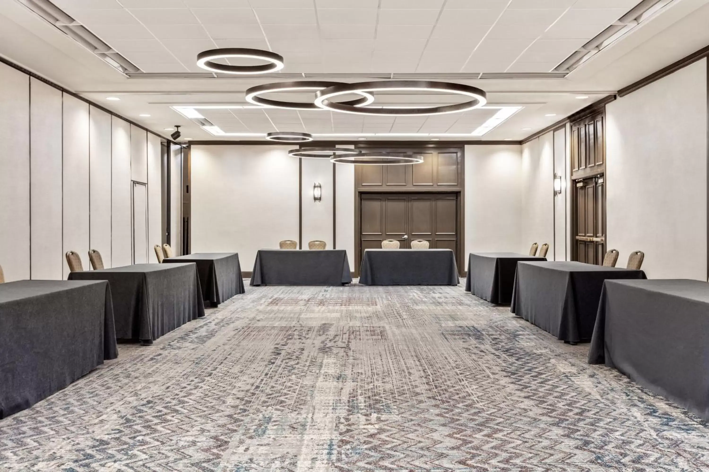 Meeting/conference room in Delta Hotels by Marriott Burlington