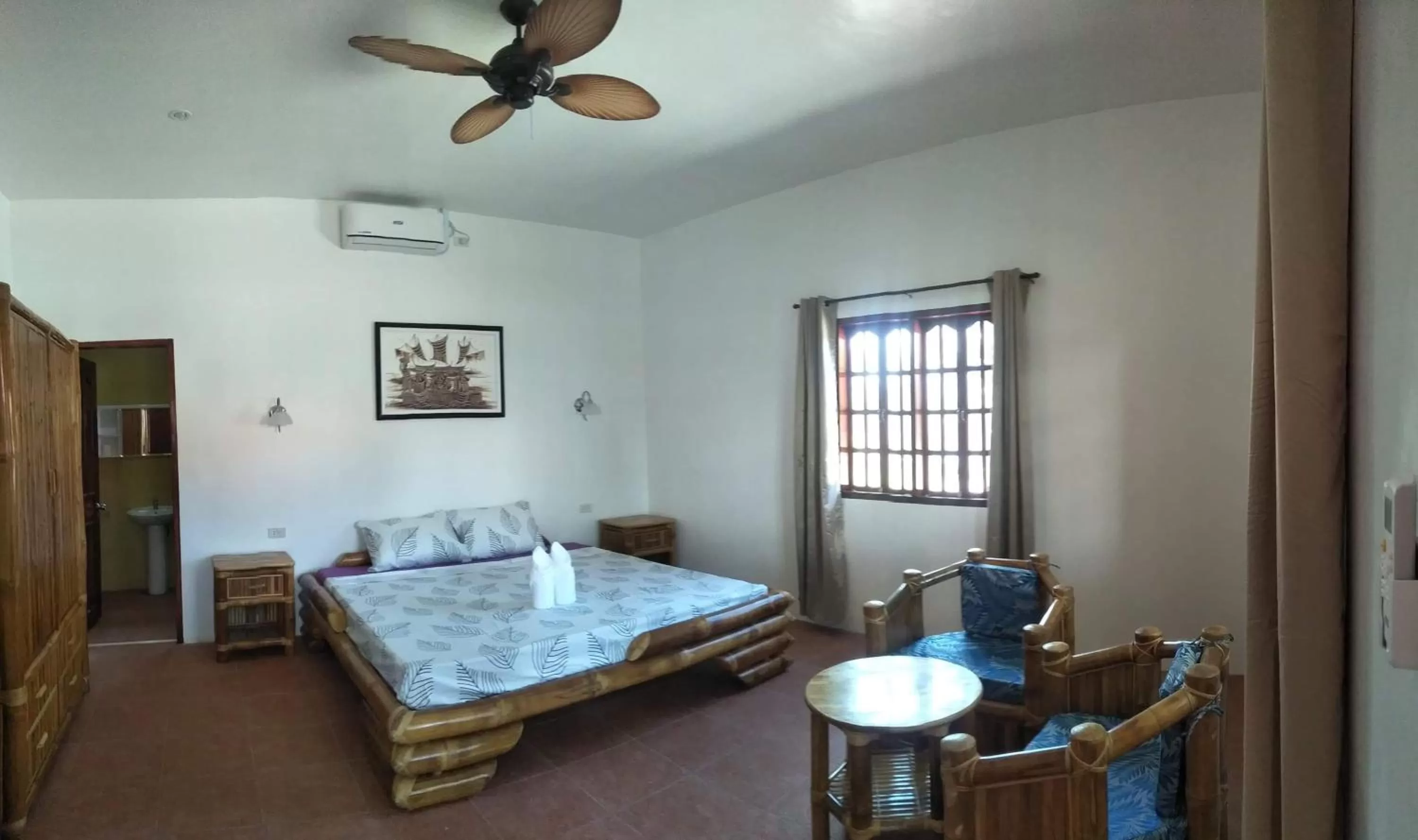 Bed in Tauig Beach Resort