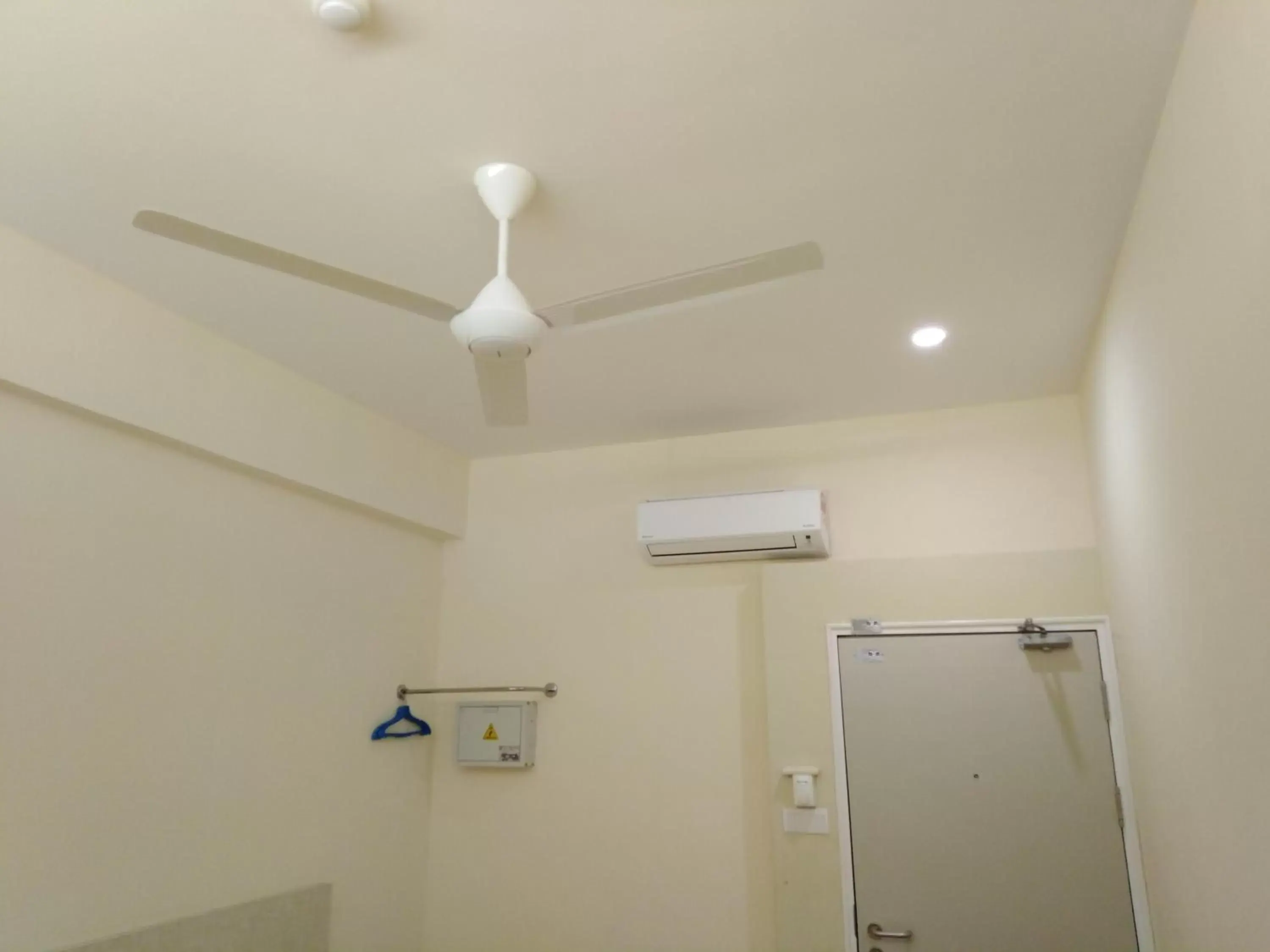 Area and facilities, Bathroom in 1ACS Residence