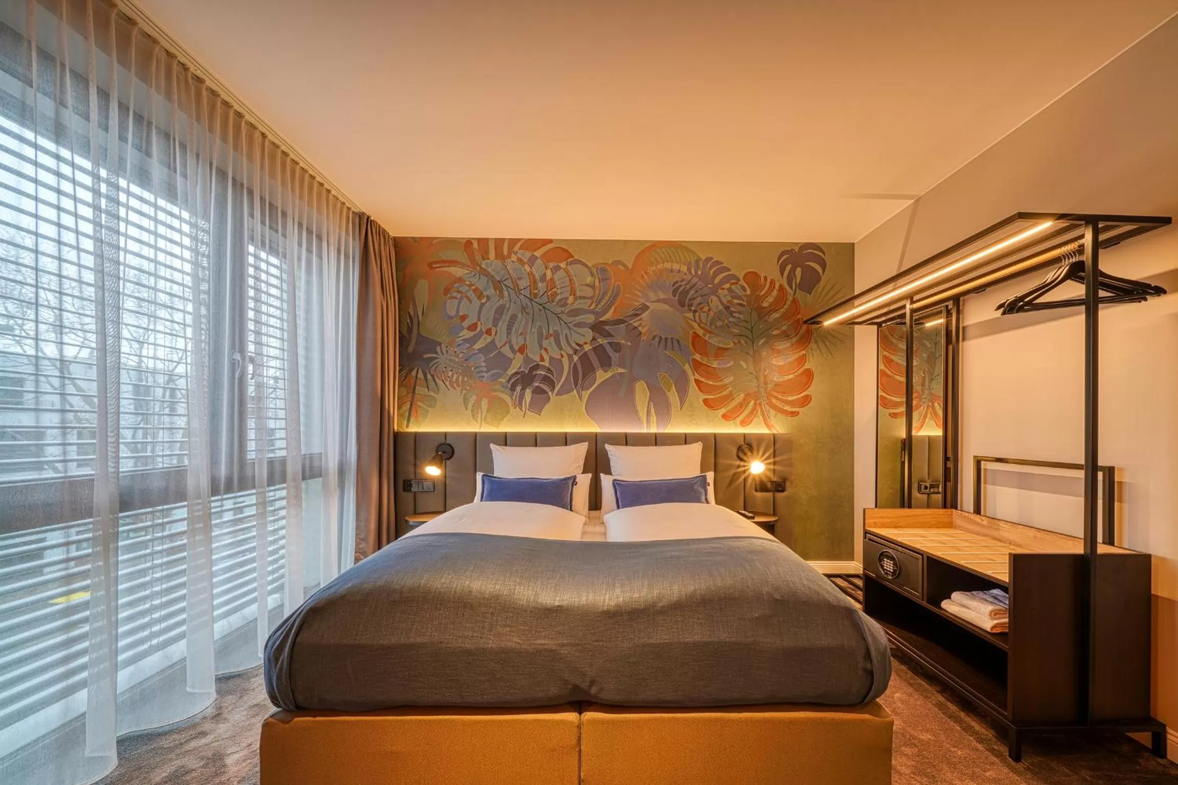 Photo of the whole room, Bed in NYCE Hotel Bonn