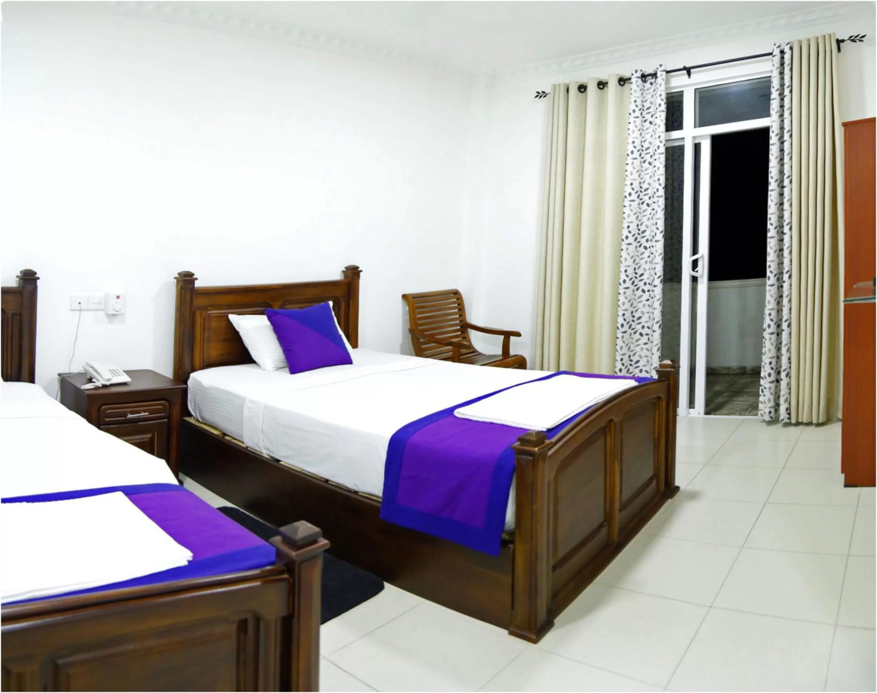 Bed in Ronaka Airport Transit Hotel