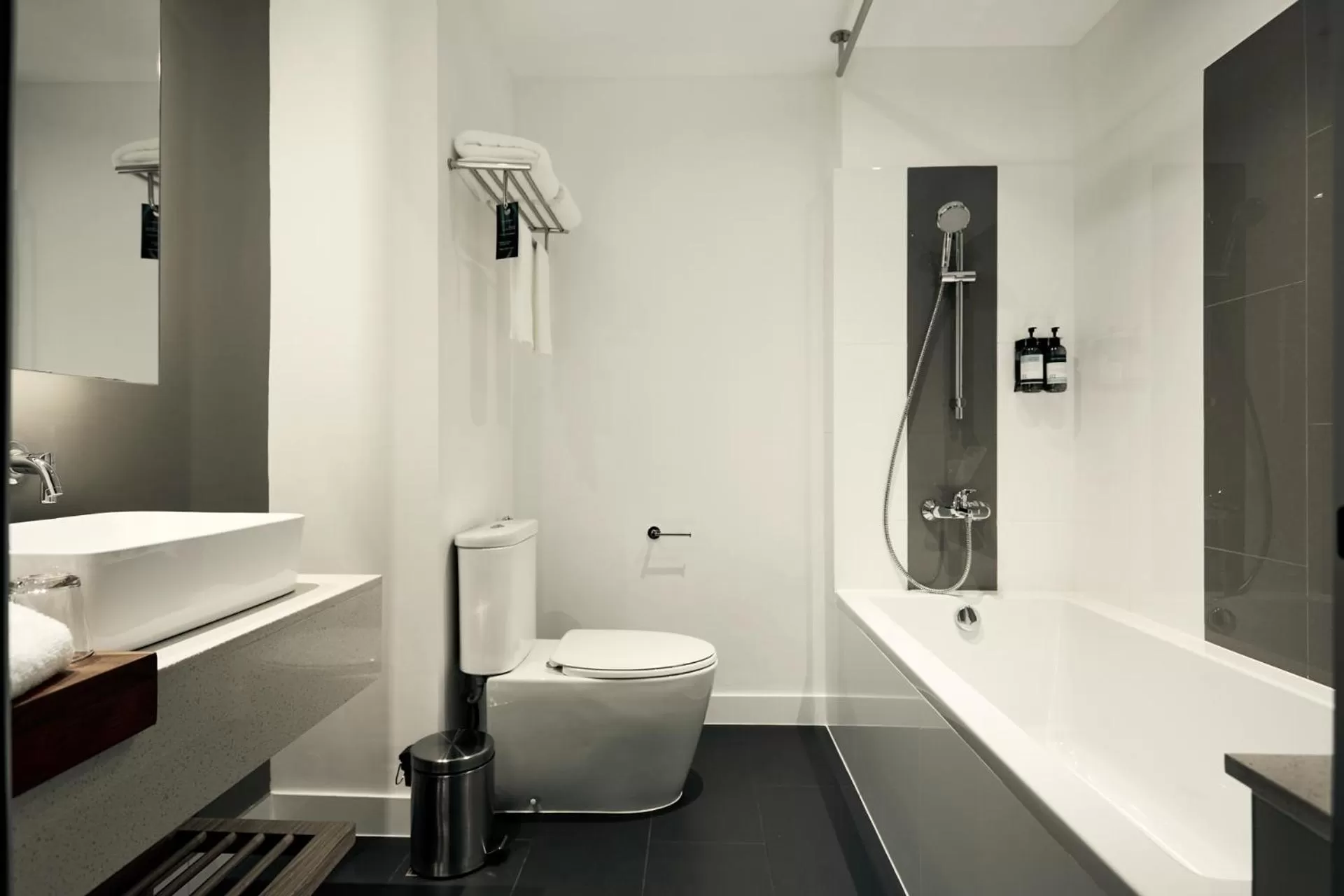 Bathroom in Casa 17 Hotel Bangkok