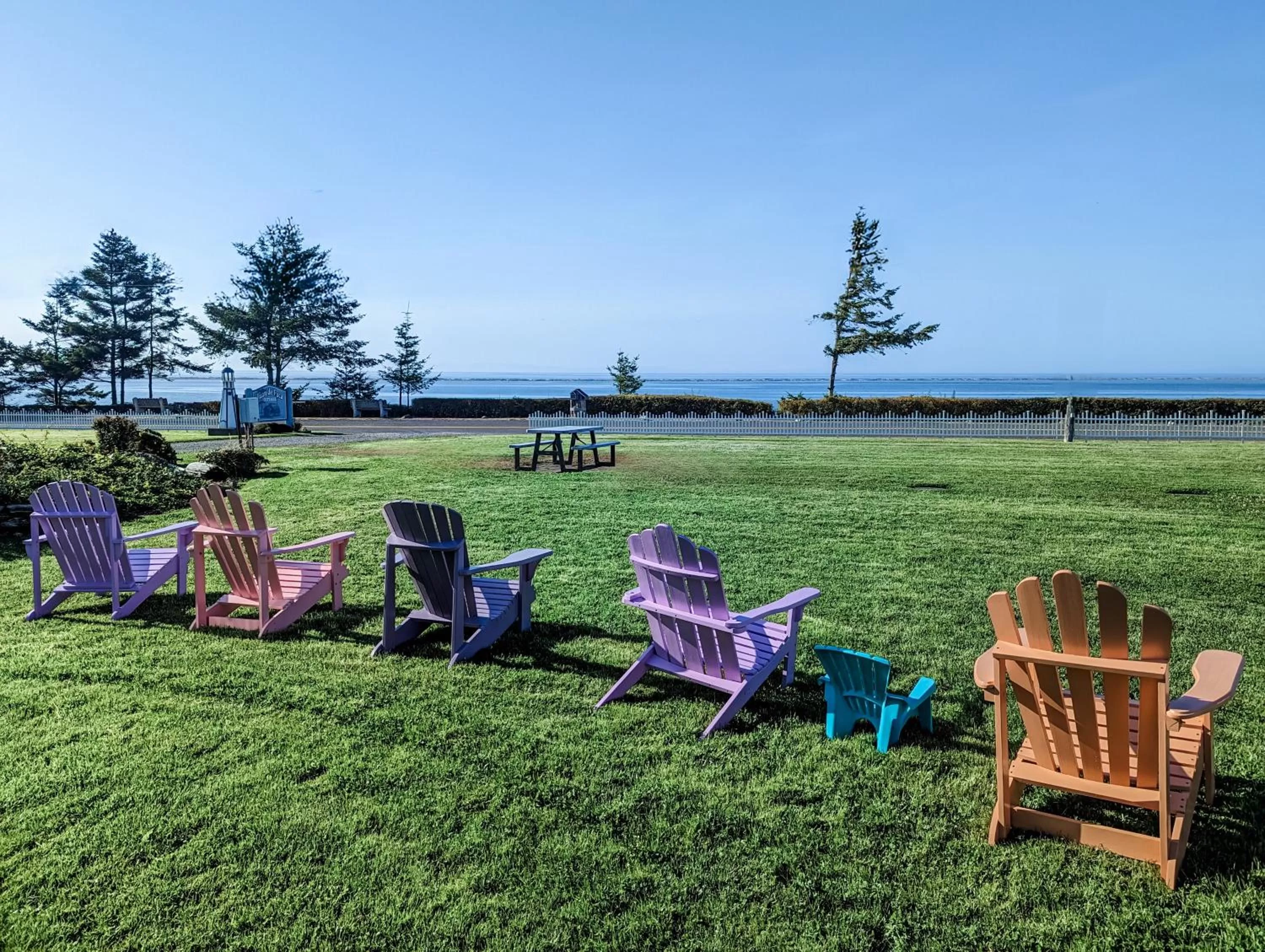 Garden in Juan de Fuca Waterfront Hotel & Cottages