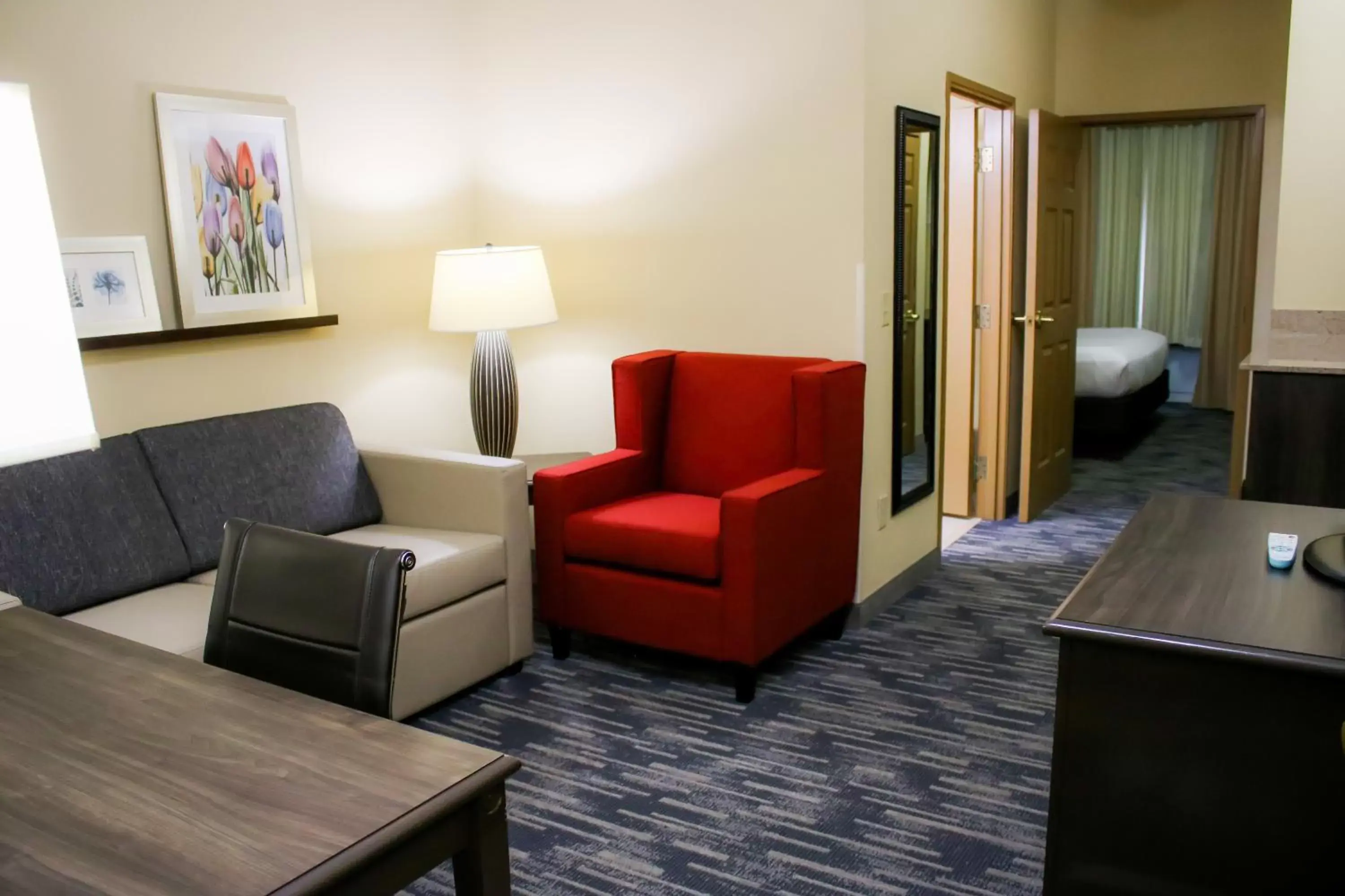 Photo of the whole room, Seating Area in Country Inn & Suites by Radisson, Richmond West at I-64, VA