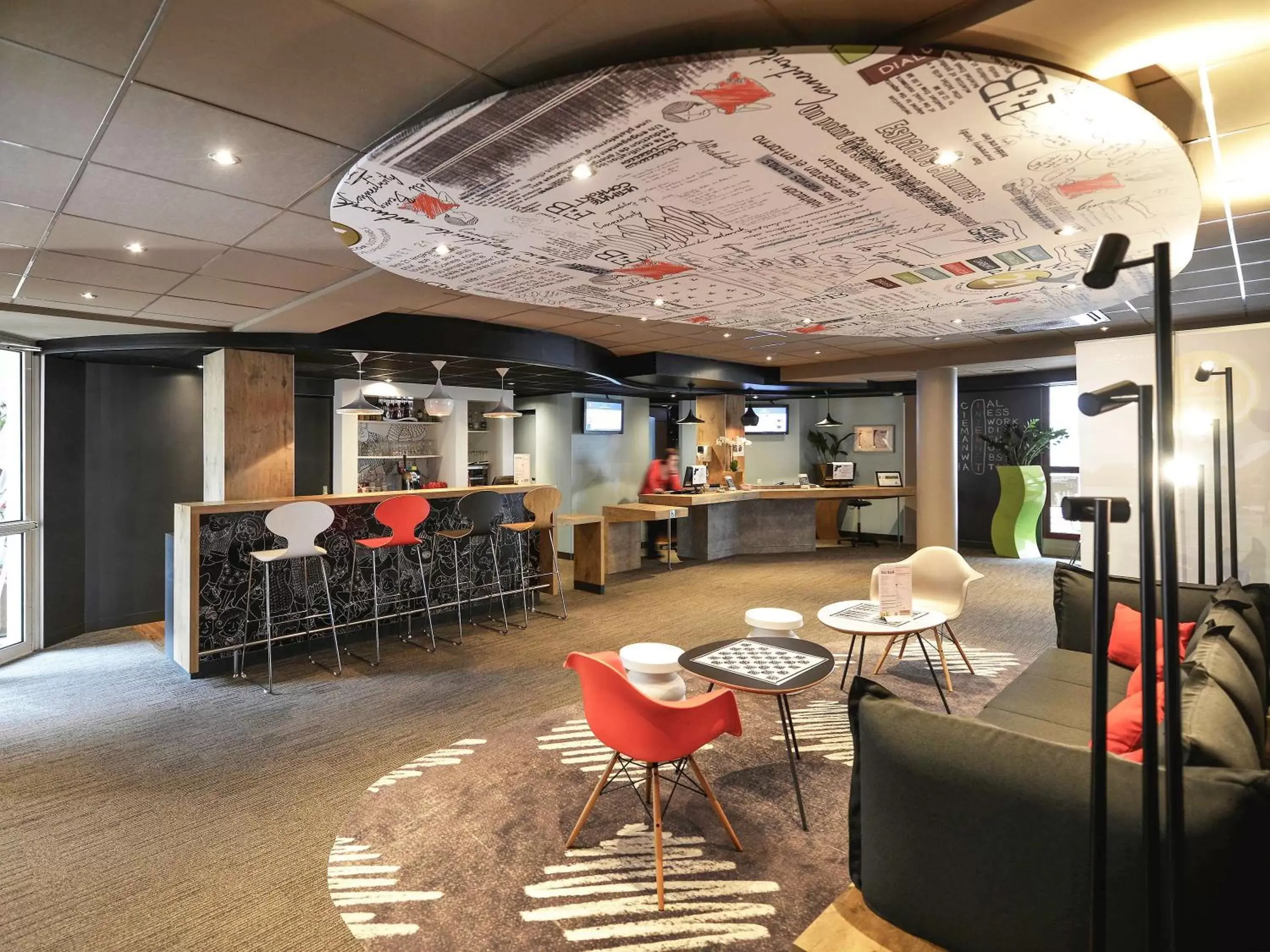 Property building in ibis Château de Fontainebleau Property building in ibis Château de Fontainebleau