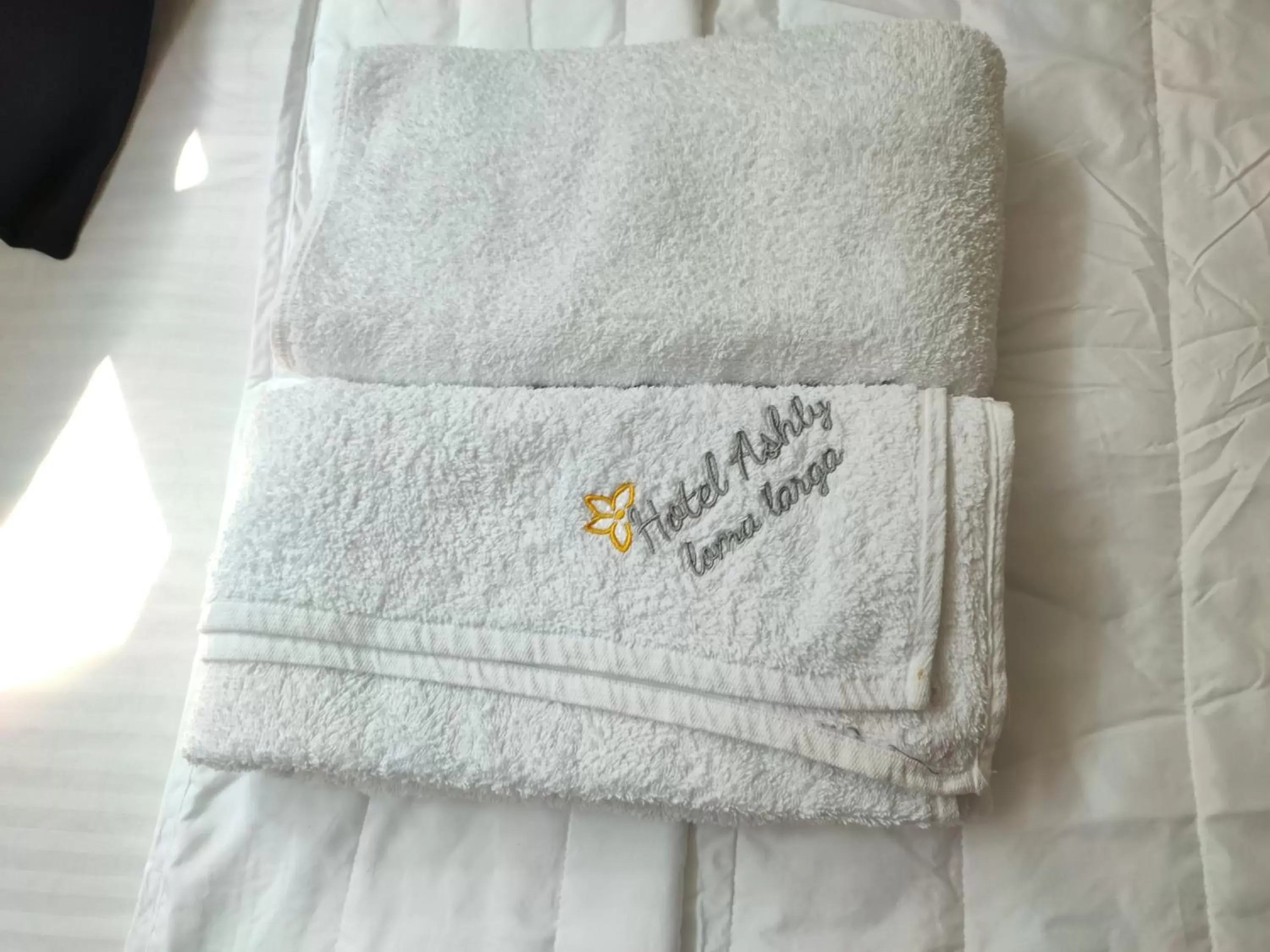 towels in Hotel Ashly Loma Larga