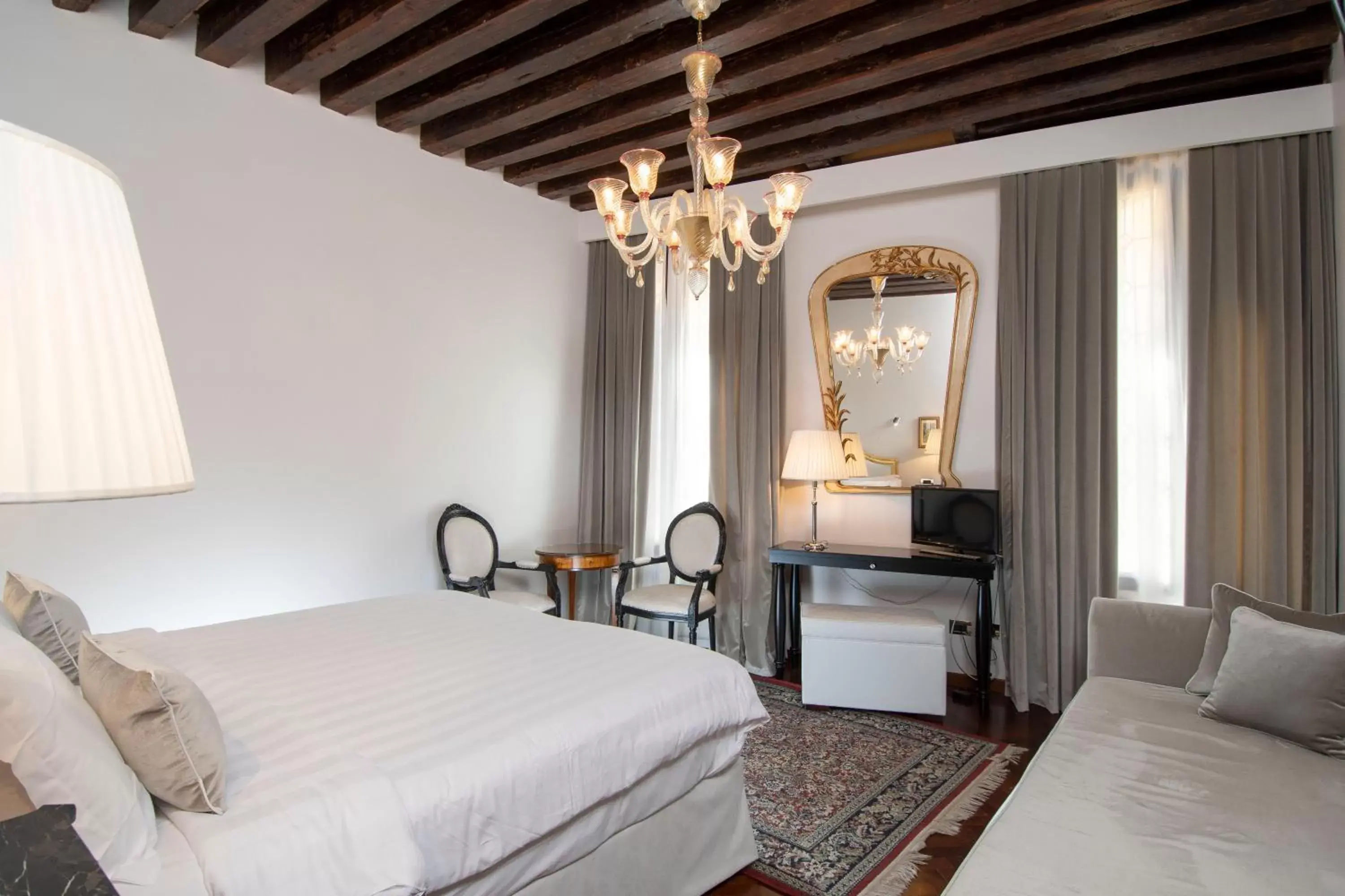 Photo of the whole room, Bed in Hotel Casa Verardo Residenza d'Epoca