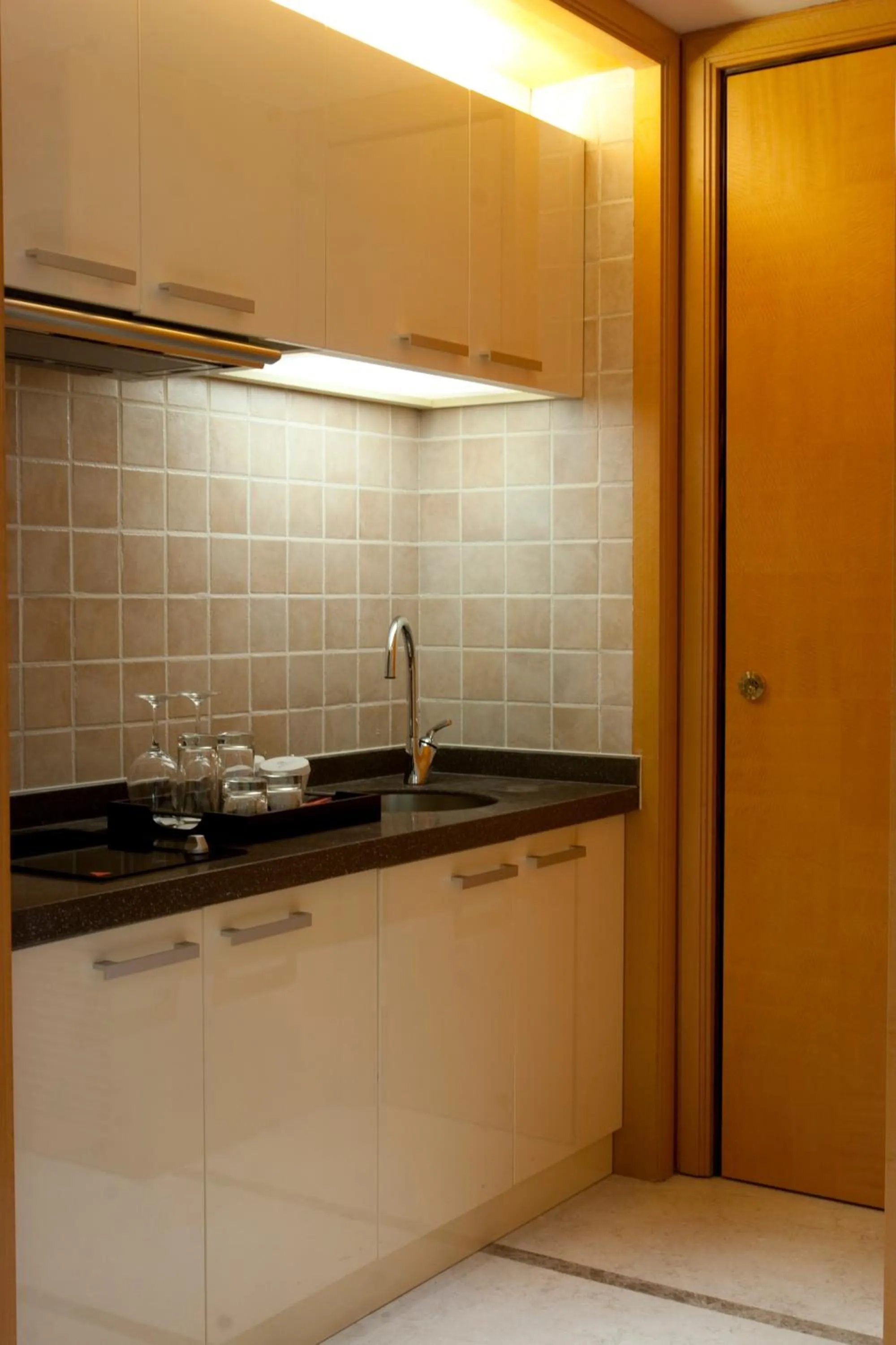 Coffee/tea facilities in Wealthy All Suite Hotel Suzhou