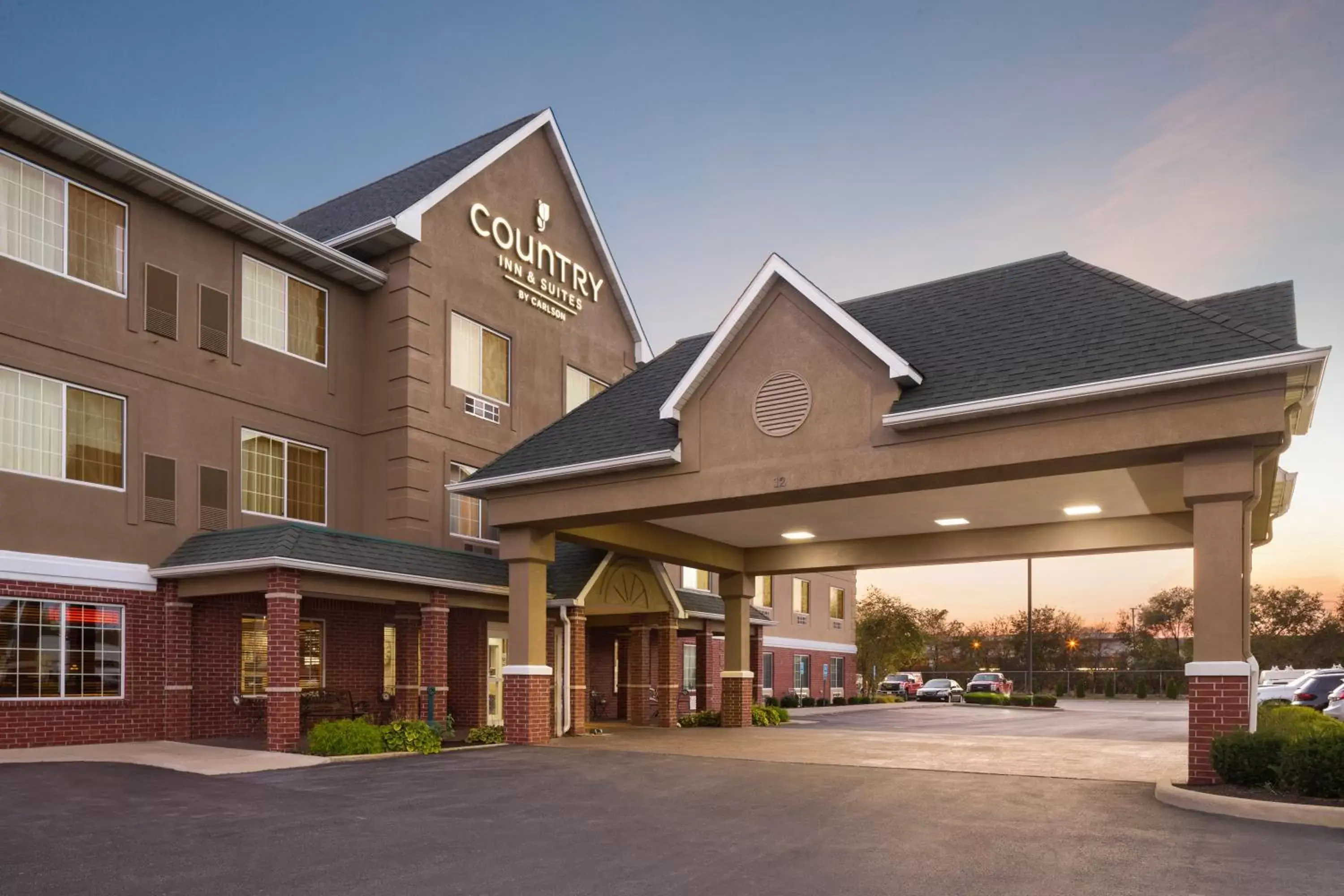 Facade/entrance, Property Building in Country Inn & Suites by Radisson, Lima, OH