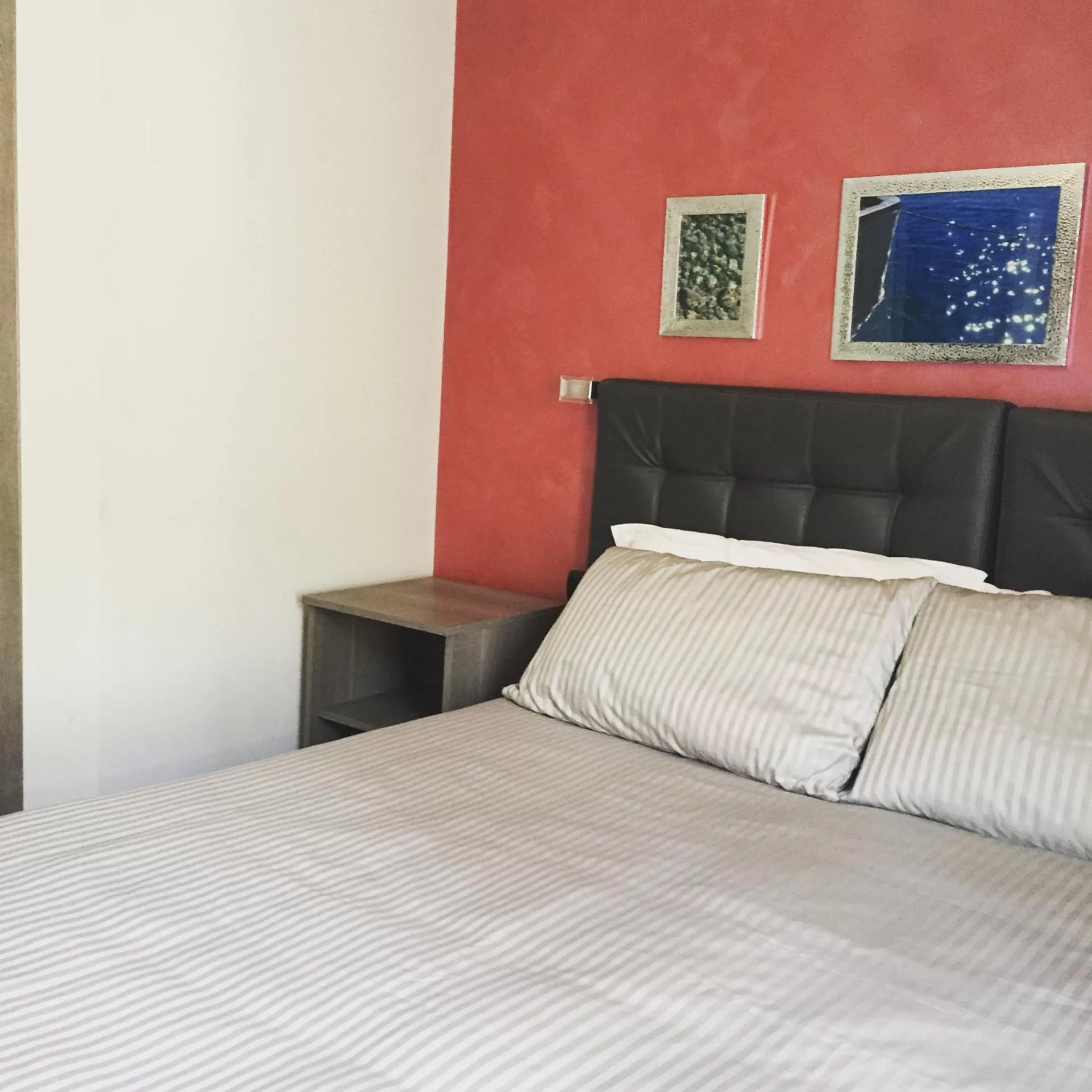 Photo of the whole room, Bed in La Dimora