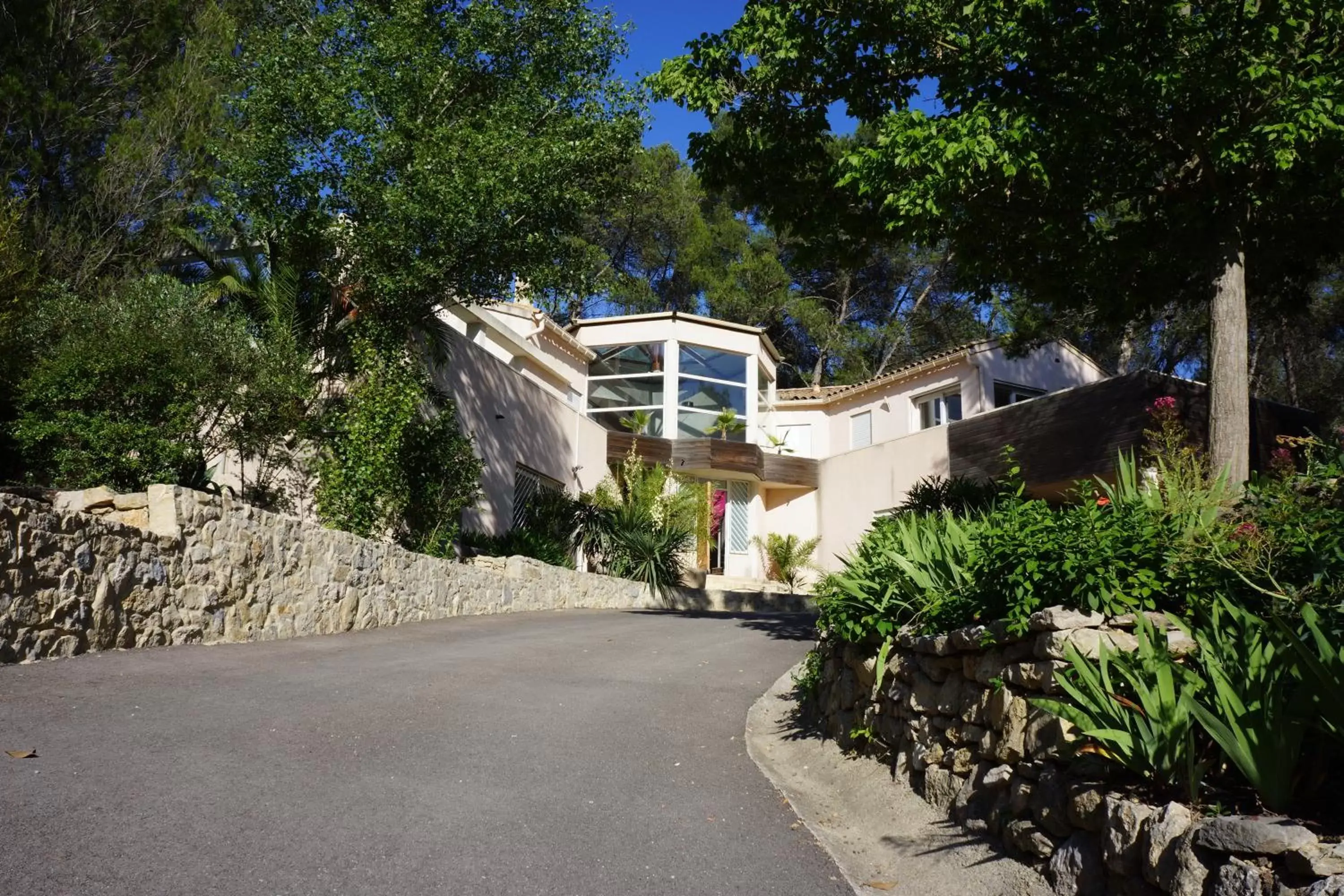 Facade/entrance, Property Building in B&B Villa Castelnau Montpellier