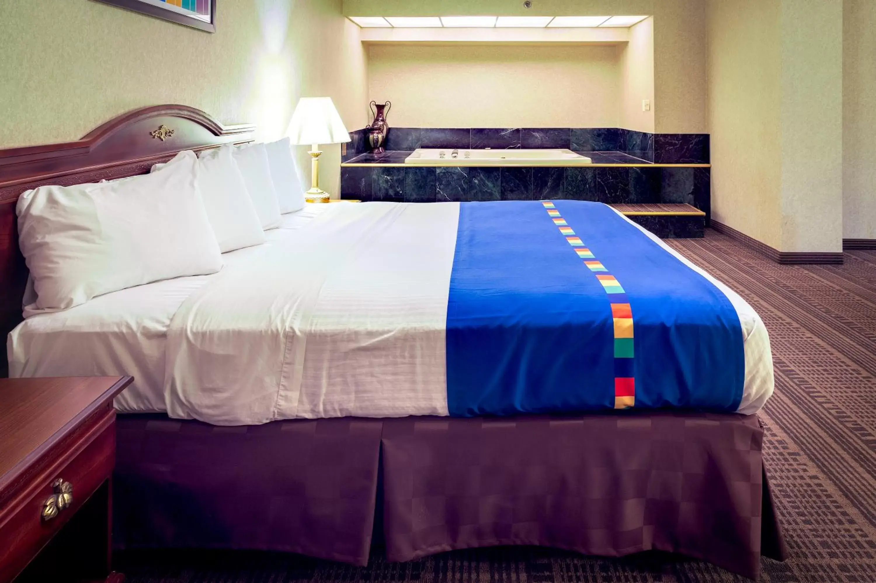 Bed in Park Inn By Radisson Sharon