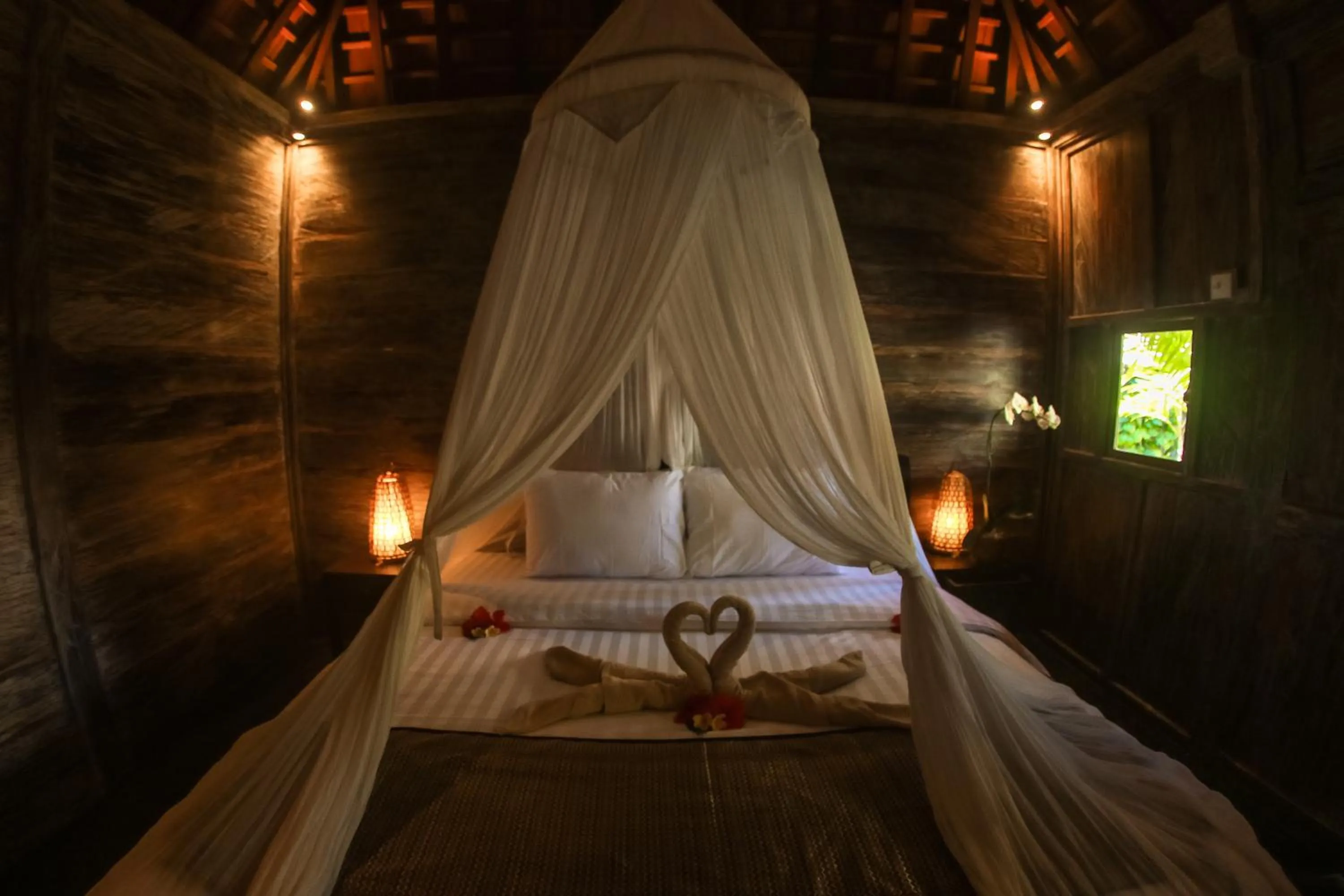 Bedroom, Bed in Flower Bud Bungalow Balangan