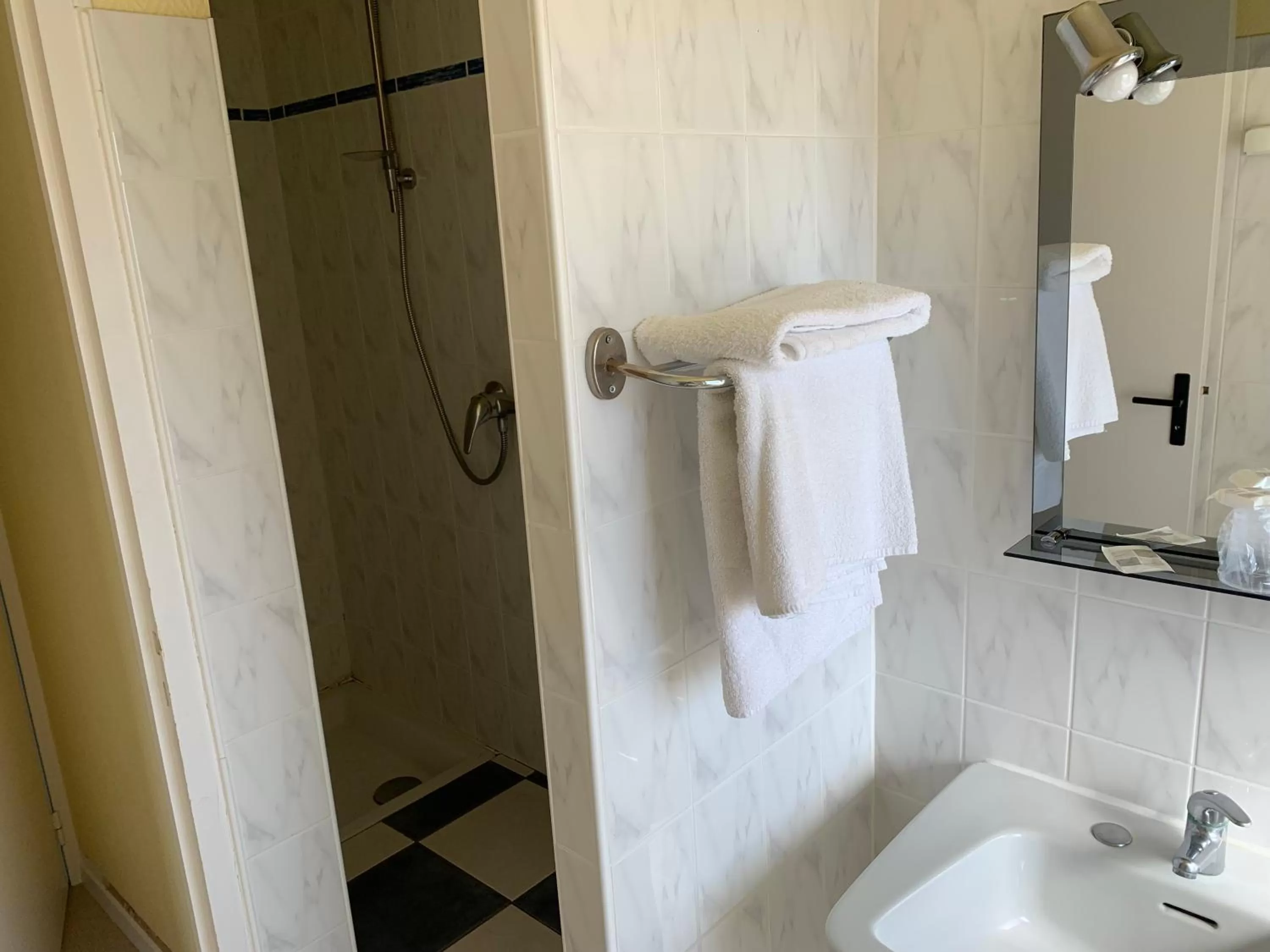 Bathroom in hôtel de la grange