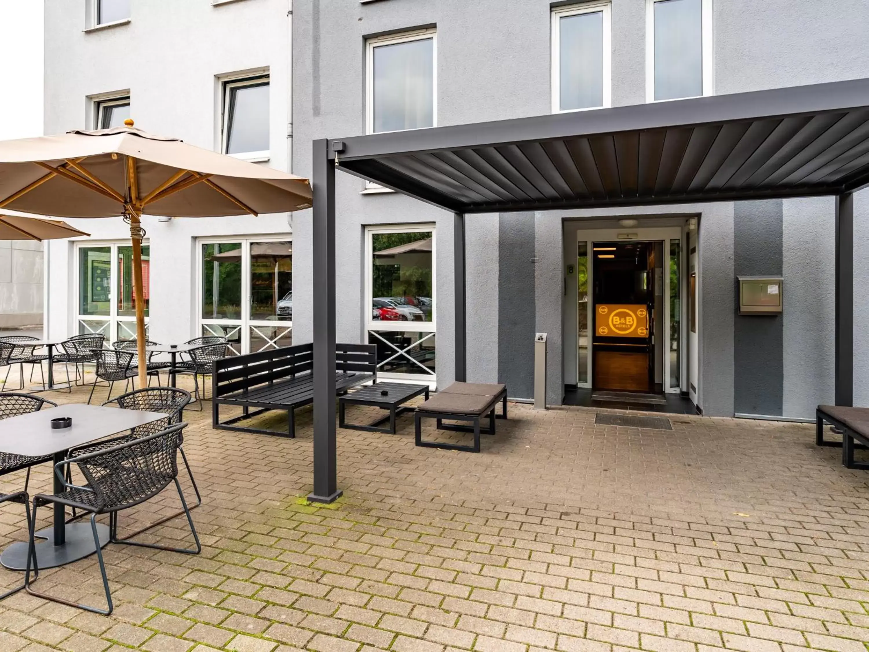 Property building in B&B Hotel Hannover-Lahe