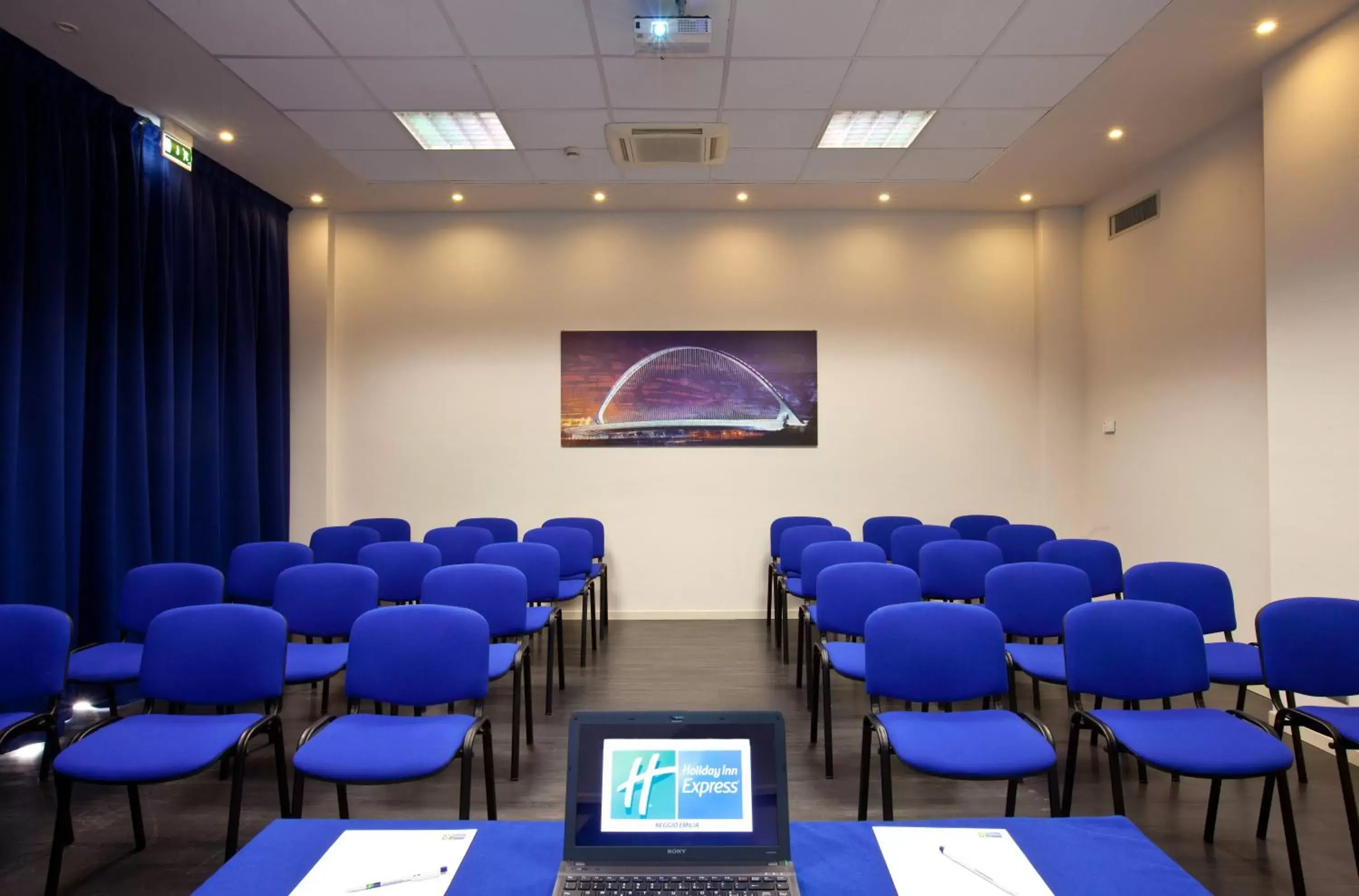 Meeting/conference room in Holiday Inn Express Reggio Emilia, an IHG Hotel