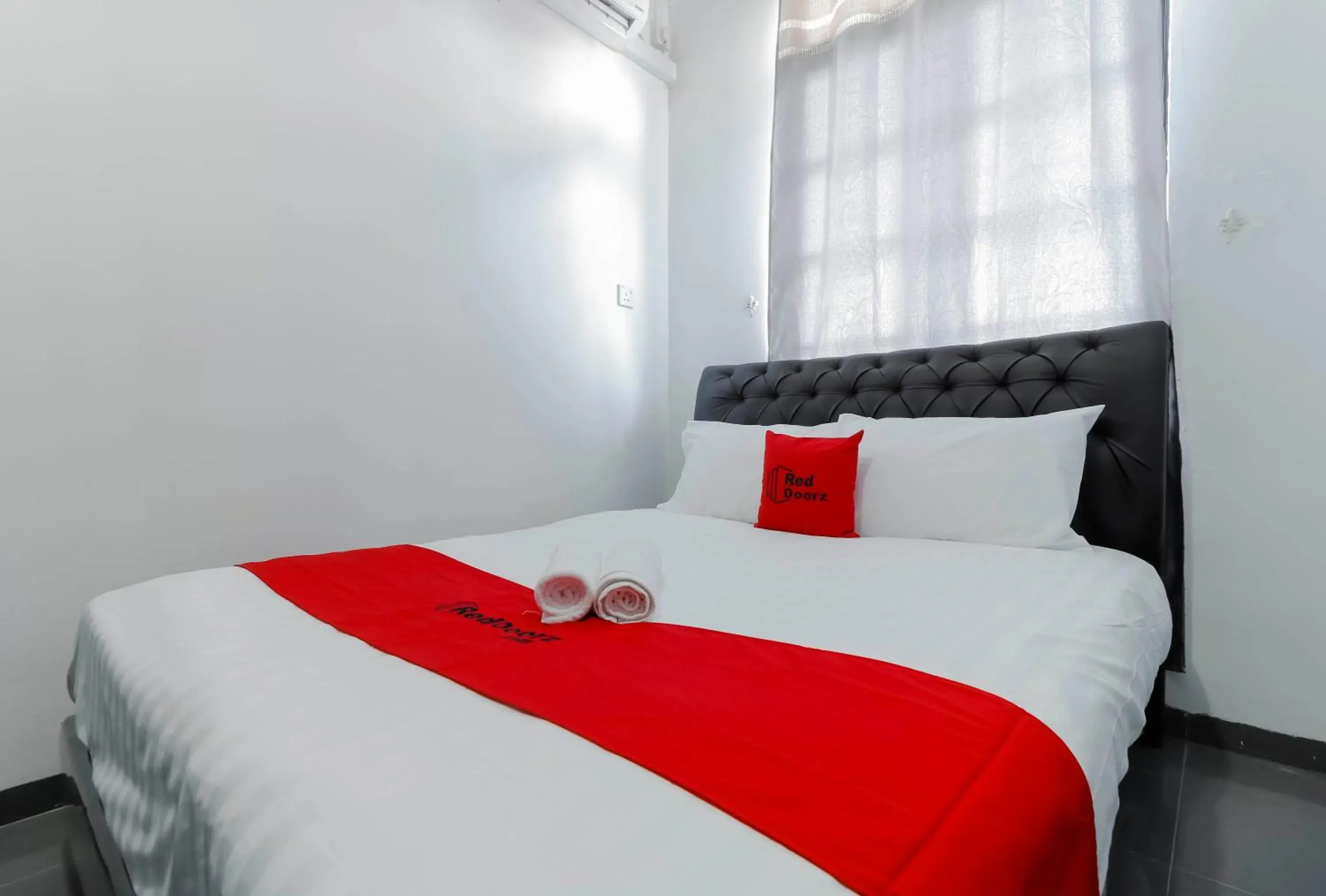 Bedroom, Bed in RedDoorz Plus near Batam City Square