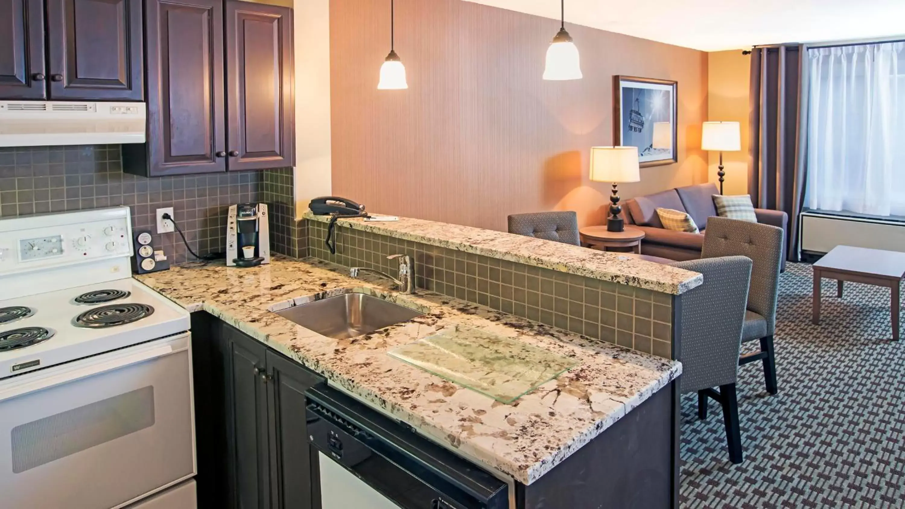 Photo of the whole room, Kitchen/Kitchenette in Holiday Inn Express & Suites Tremblant, an IHG Hotel