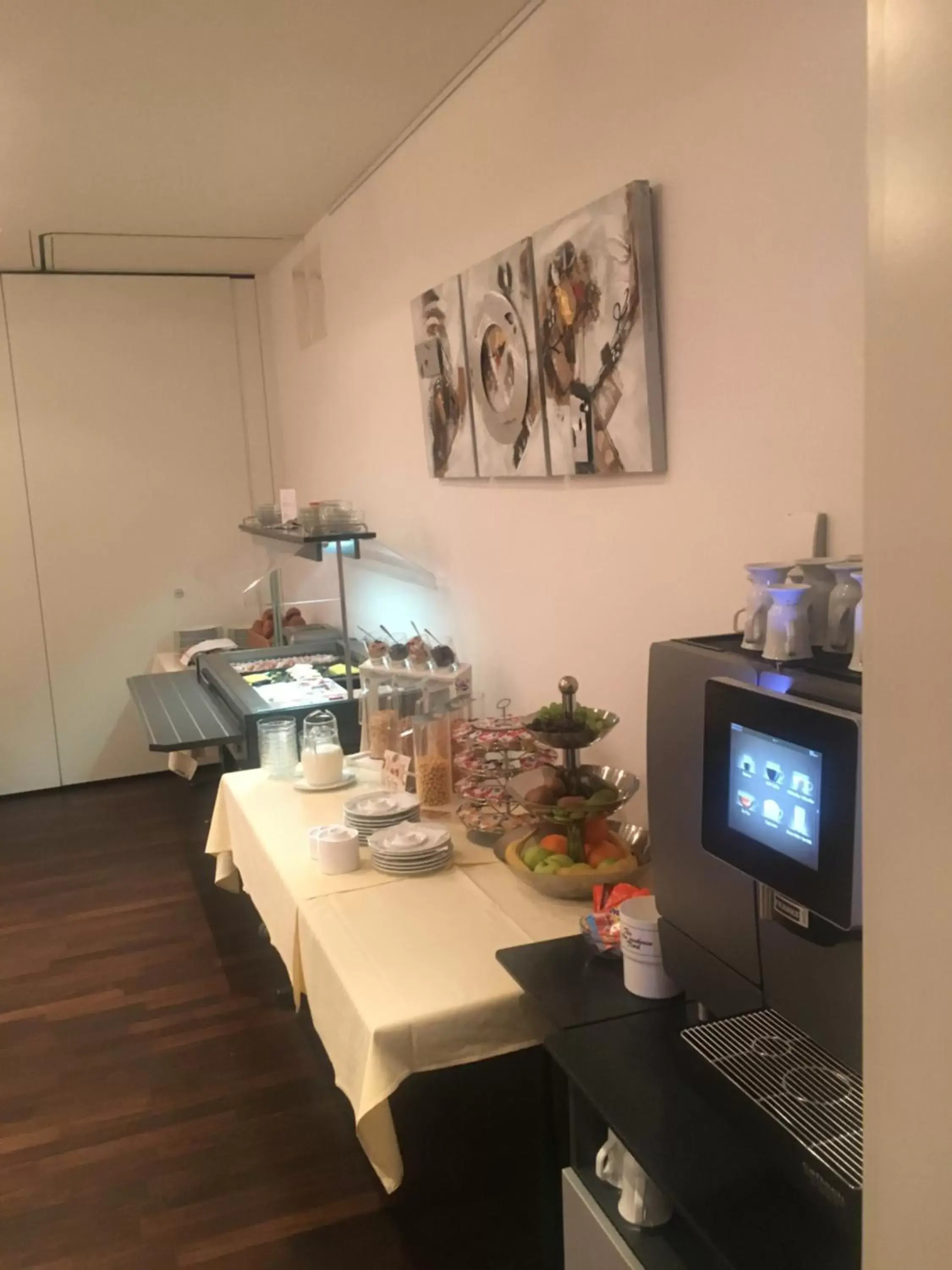 Breakfast, TV/Entertainment Center in Hotel Thorenberg