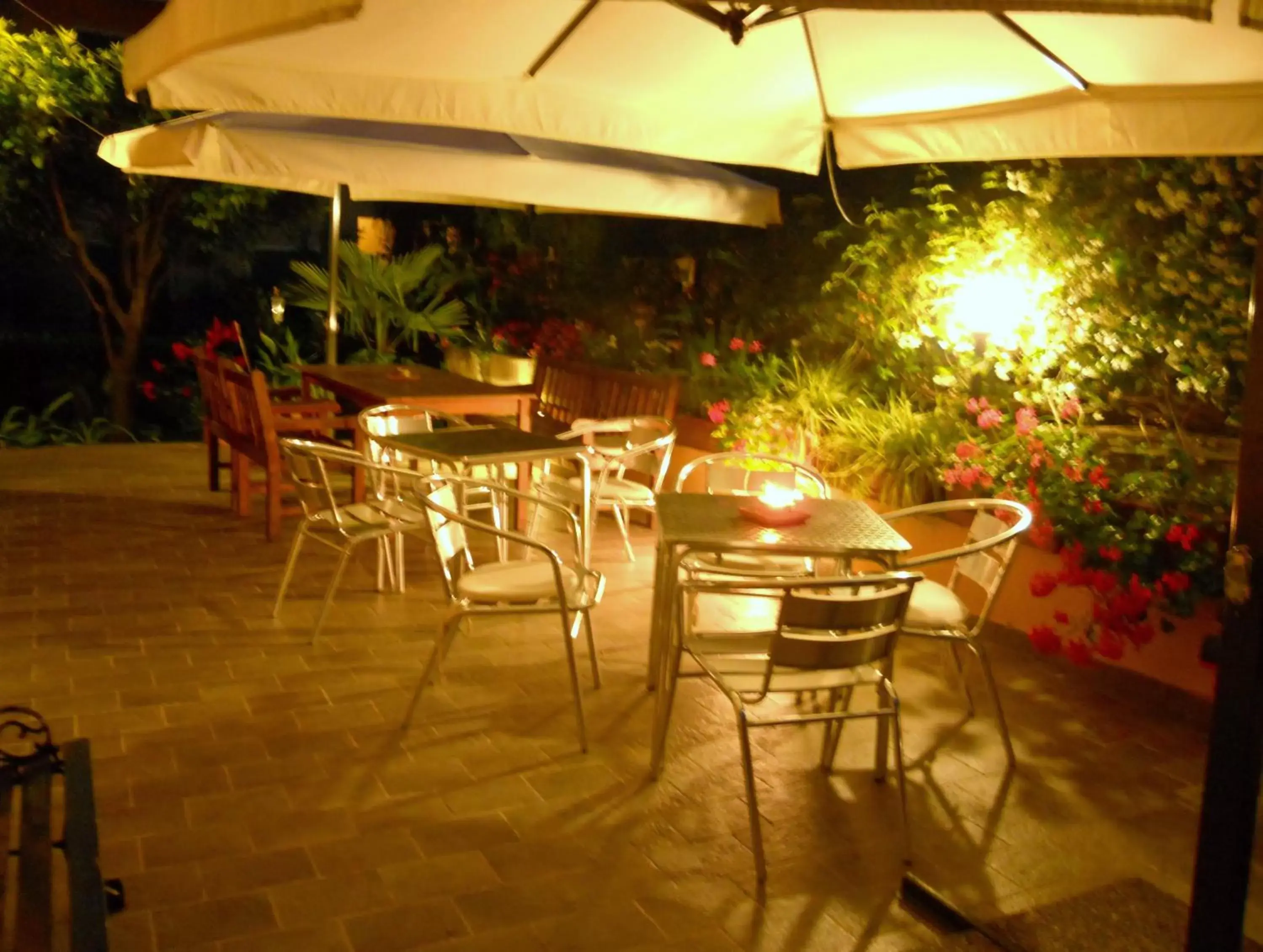 Patio, Restaurant/Places to Eat in Locanda Villa Moderna