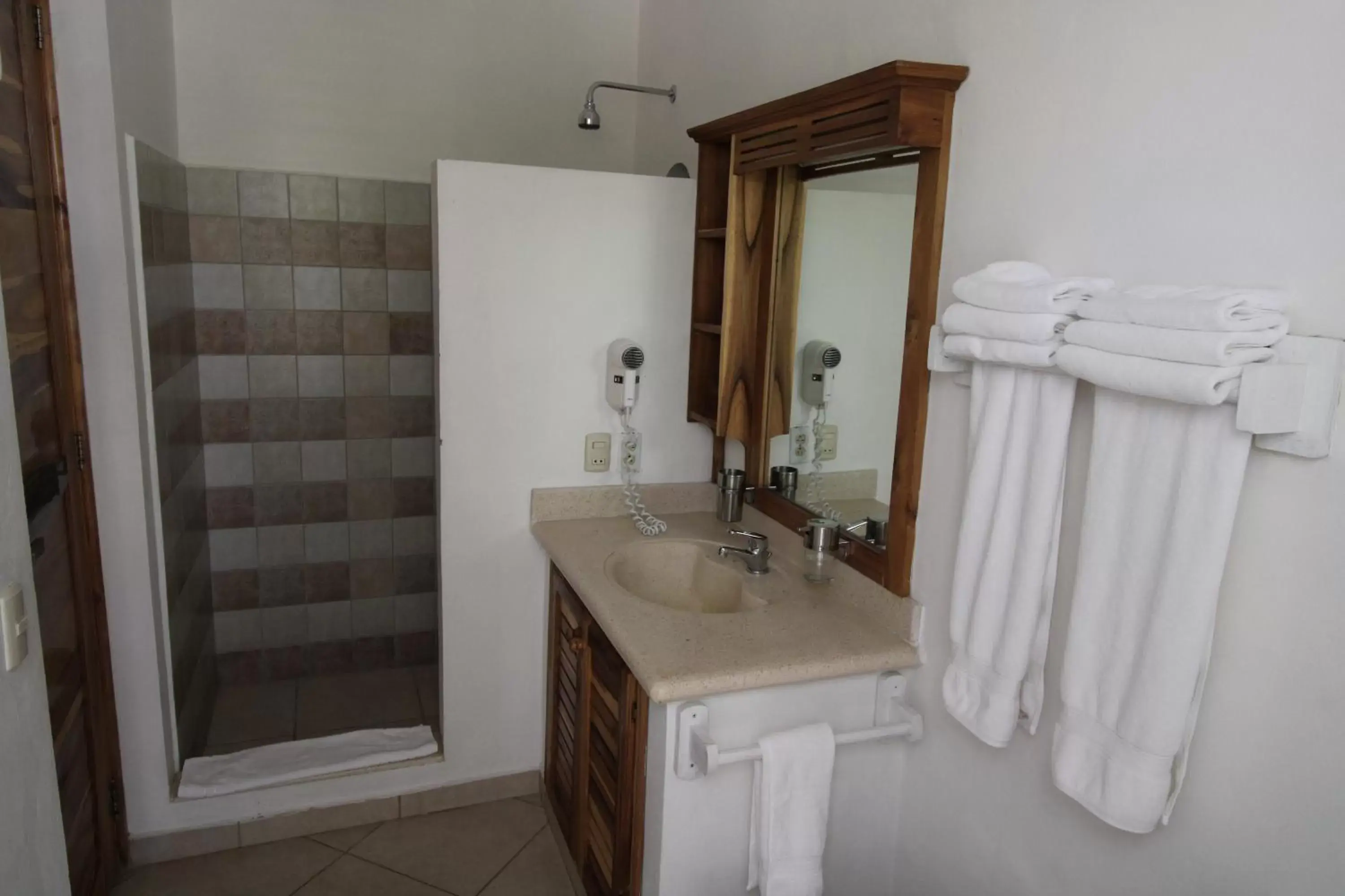 Shower, Bathroom in Albachiara Hotel - Las Terrenas