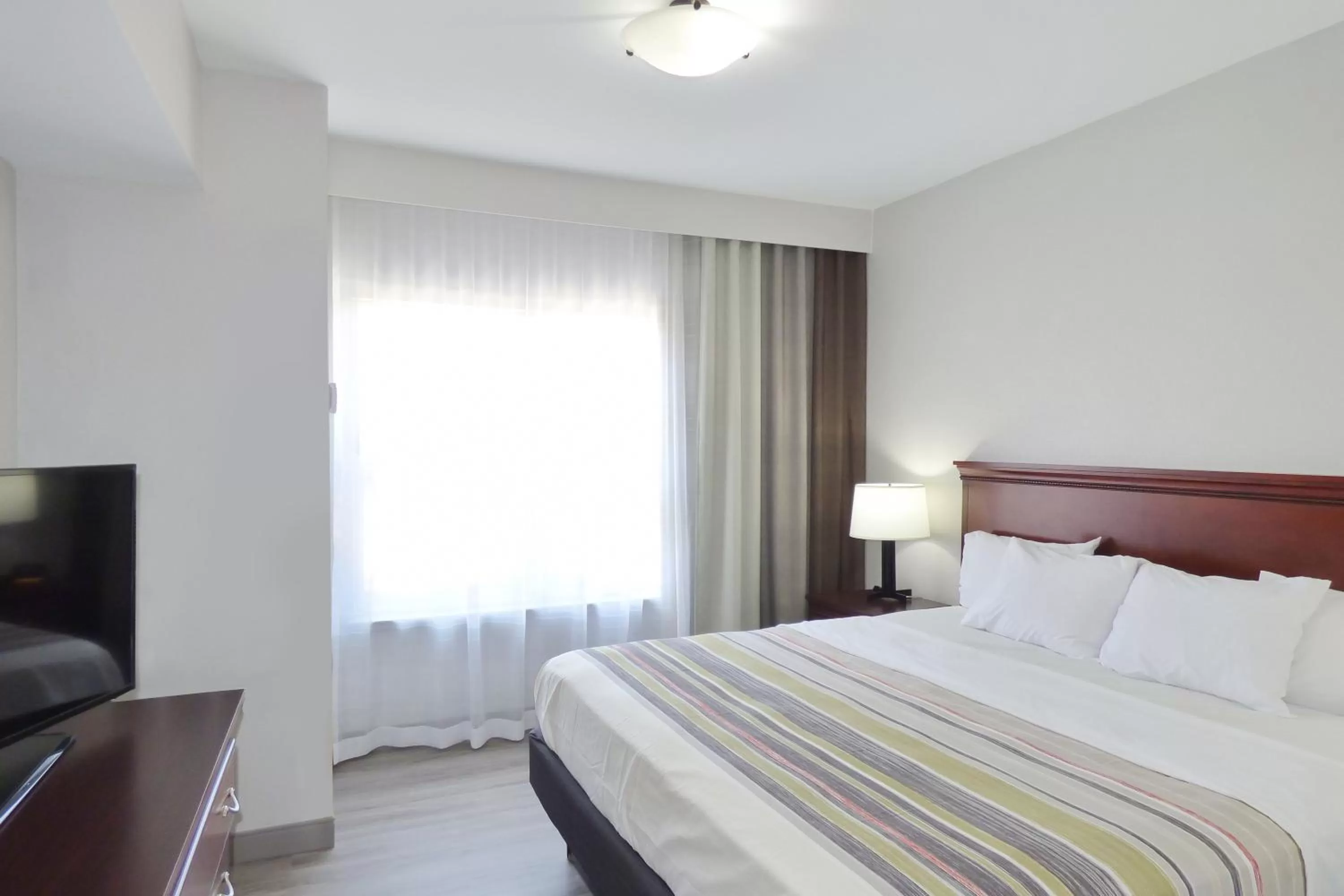 One-Bedroom King Suite - Non-Smoking in Country Inn & Suites by Radisson, Biloxi-Ocean Springs, MS