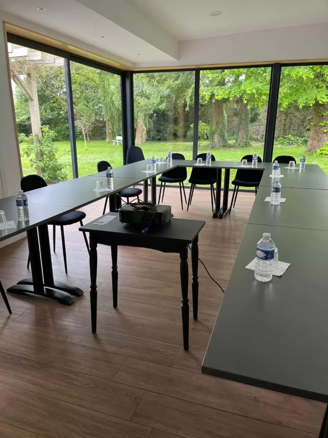 Meeting/conference room in Le Clos Du Pontic Logis et Cit'Hotel