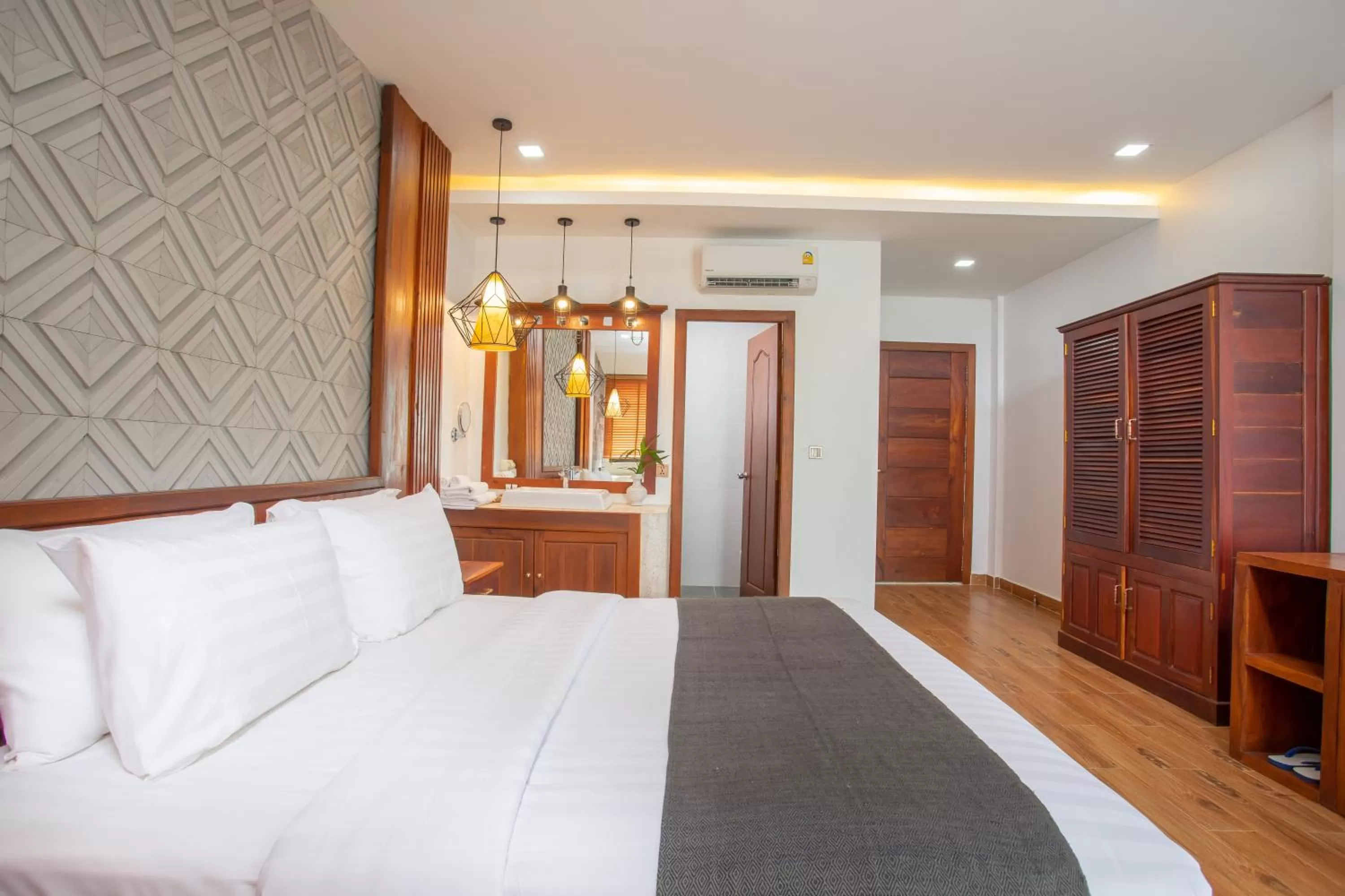 Guests in Cambana La Riviere Boutique