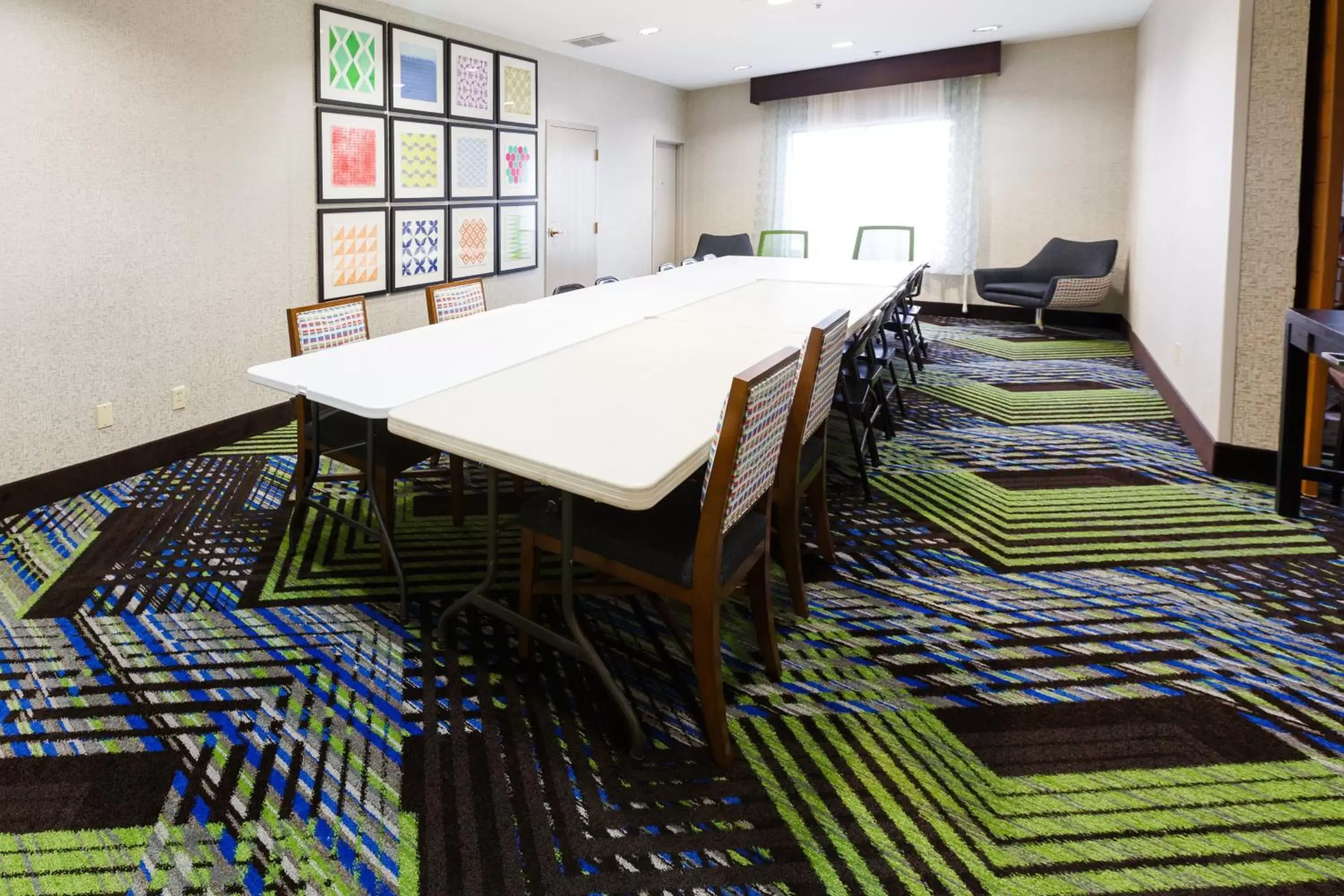 Meeting/conference room in Holiday Inn Express & Suites Shelbyville, an IHG Hotel