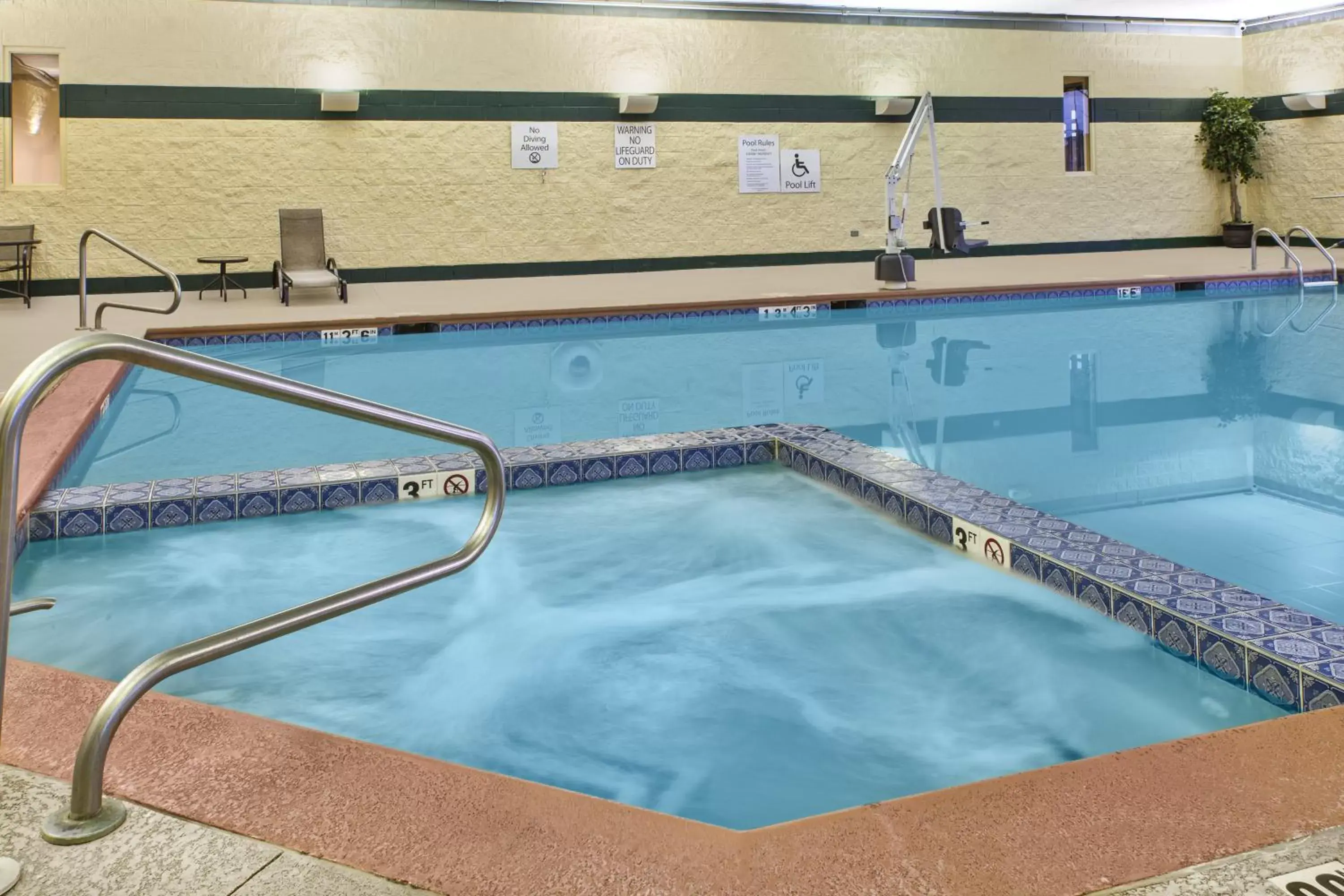 Swimming Pool in Holiday Inn Hotel & Suites Bolingbrook, an IHG Hotel
