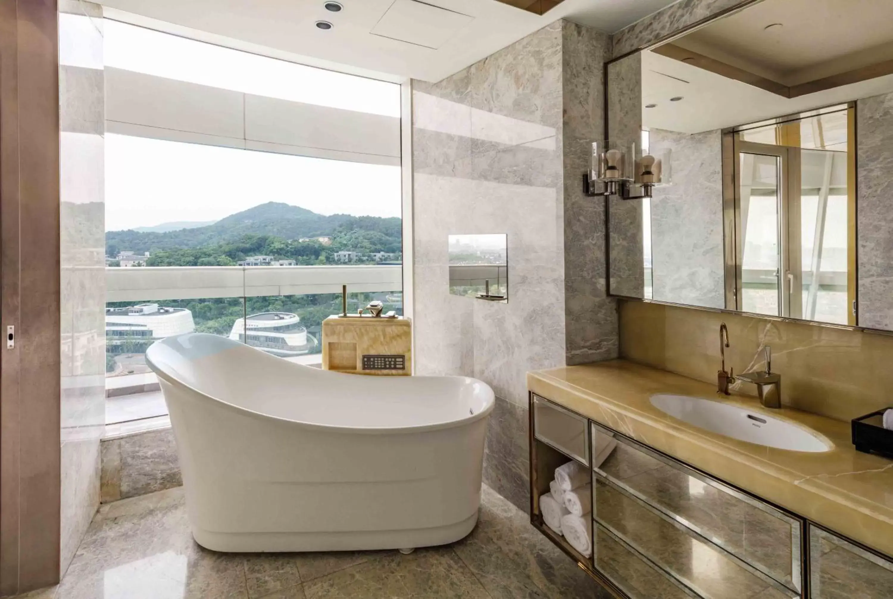 Bathroom in Sheraton Huzhou Taihu Lake Hot Spring Resort & Spa